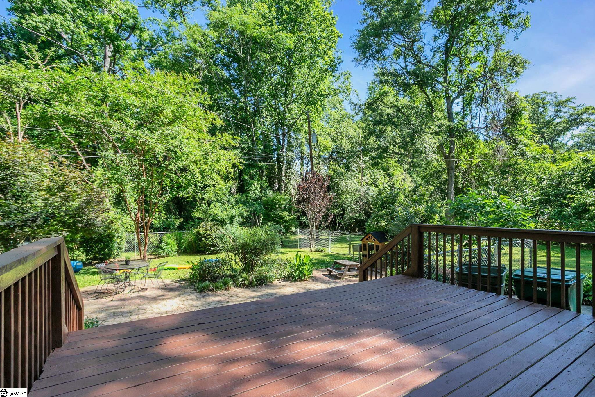 203 Hickory Lane Mauldin, SC 29662