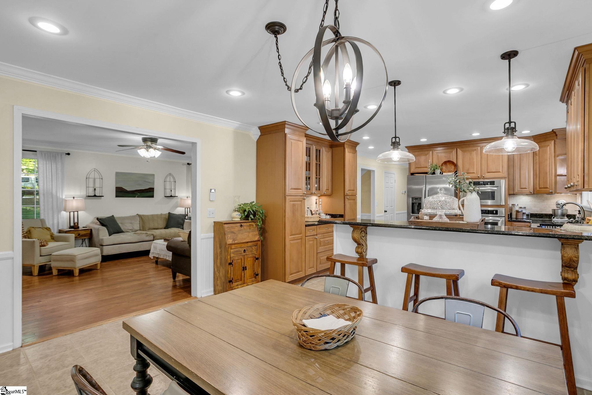 203 Hickory Lane Mauldin, SC 29662