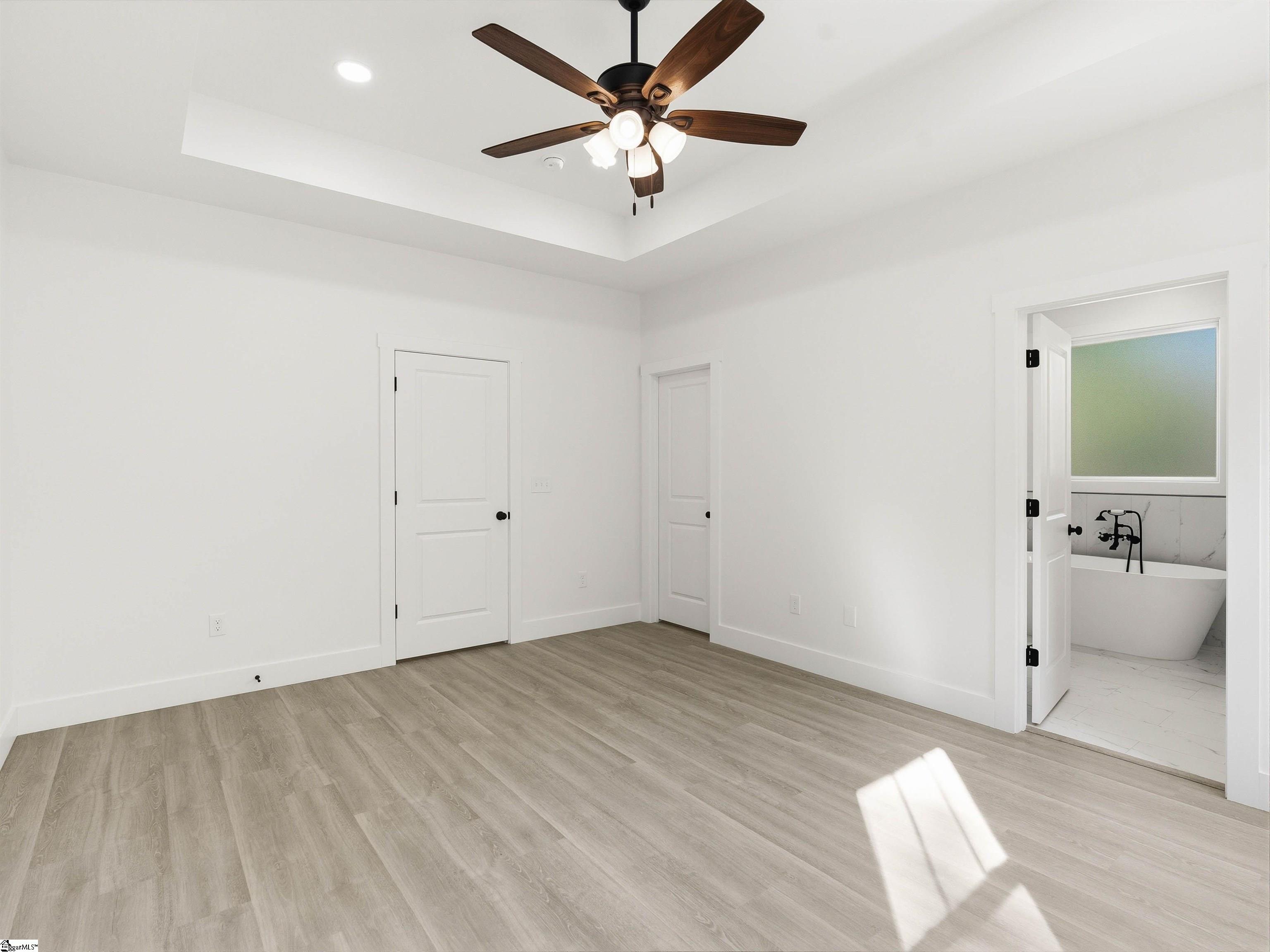 GGAR Image 22 - bk41592152
