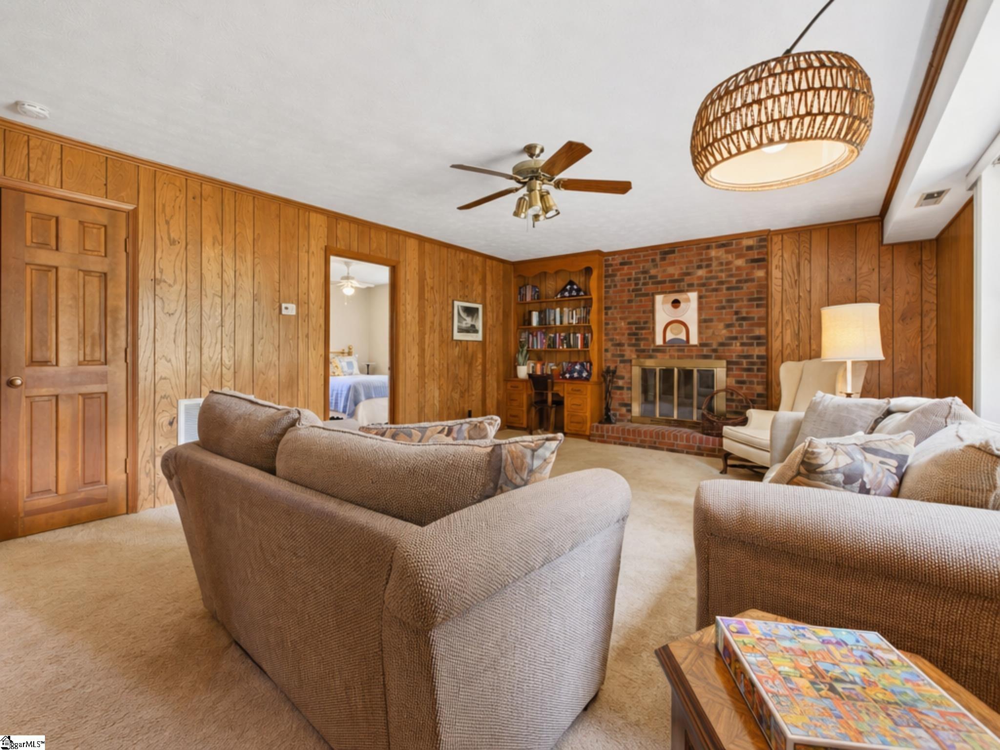 6 Royal Oak Court Greenville, SC 29607