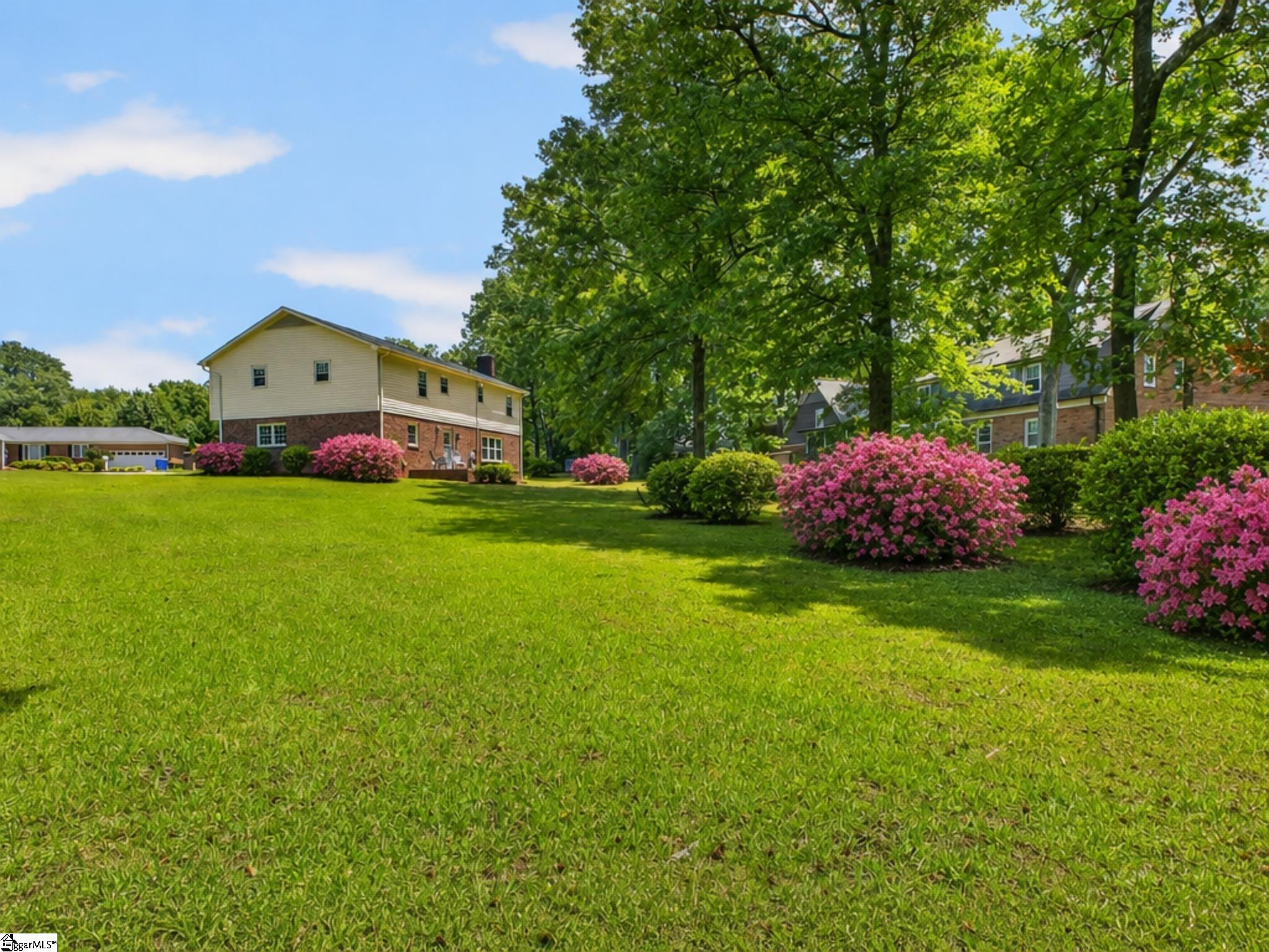 6 Royal Oak Court Greenville, SC 29607