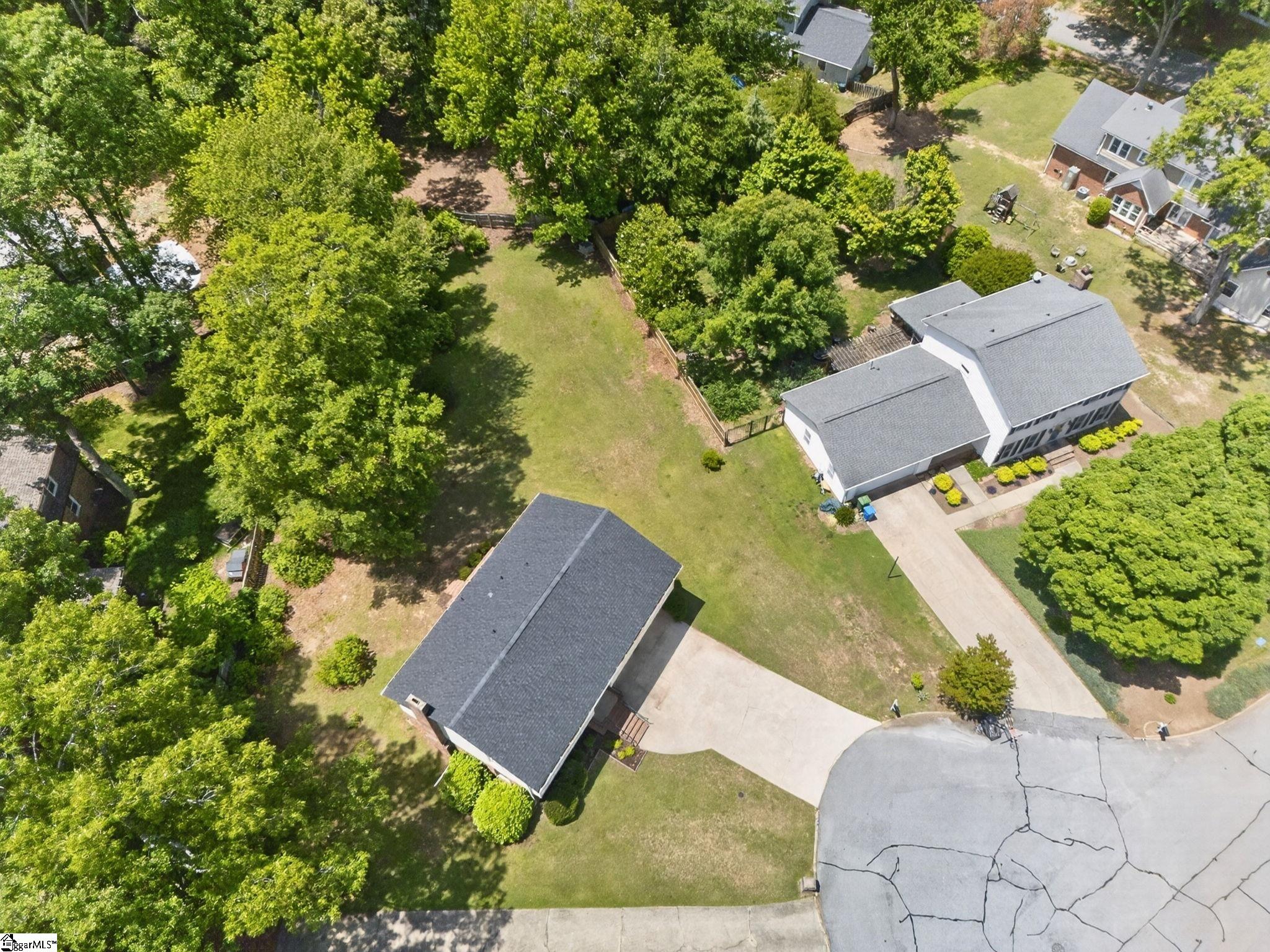 6 Royal Oak Court Greenville, SC 29607