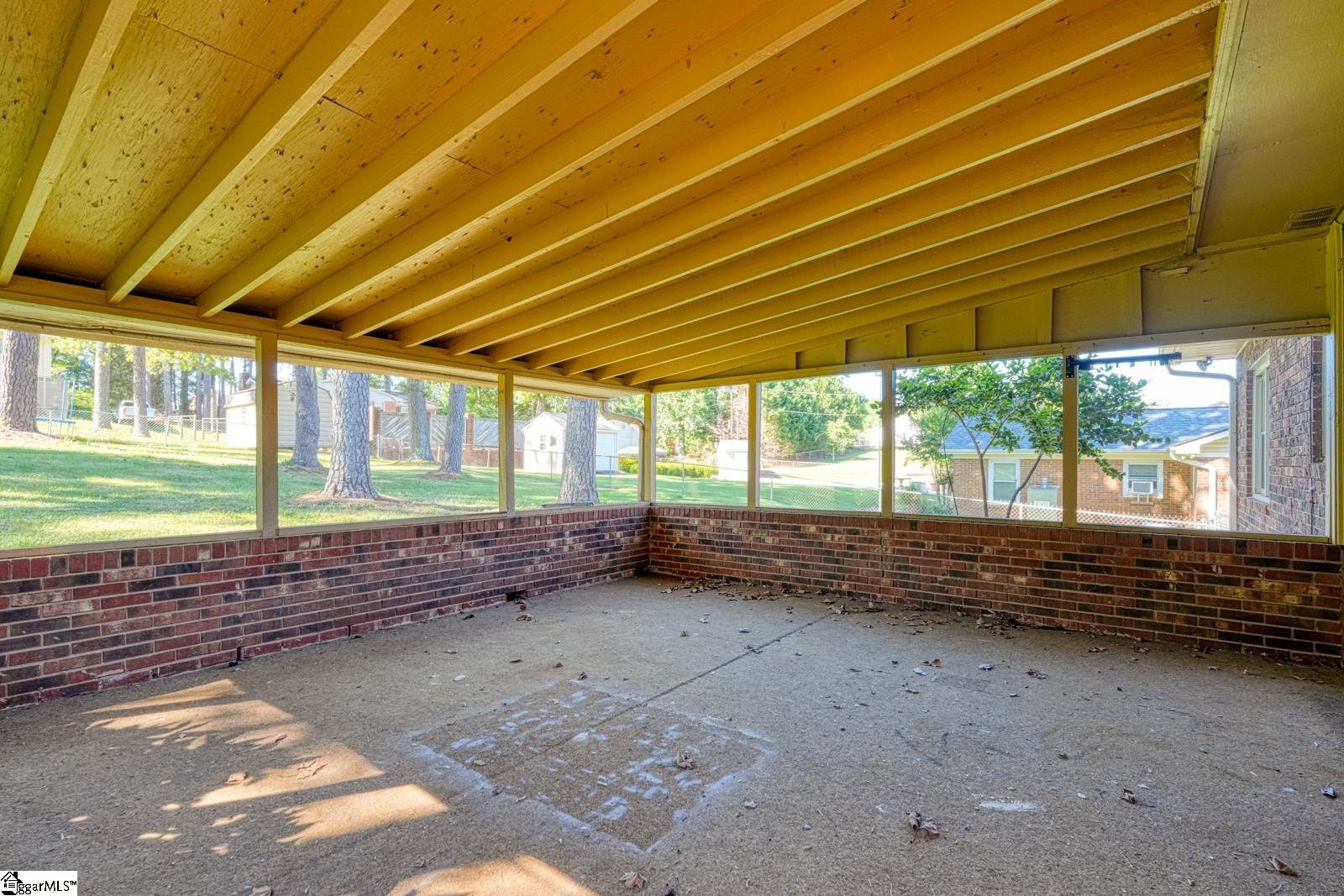 210 Oakmont Drive Boiling Springs, SC 29316