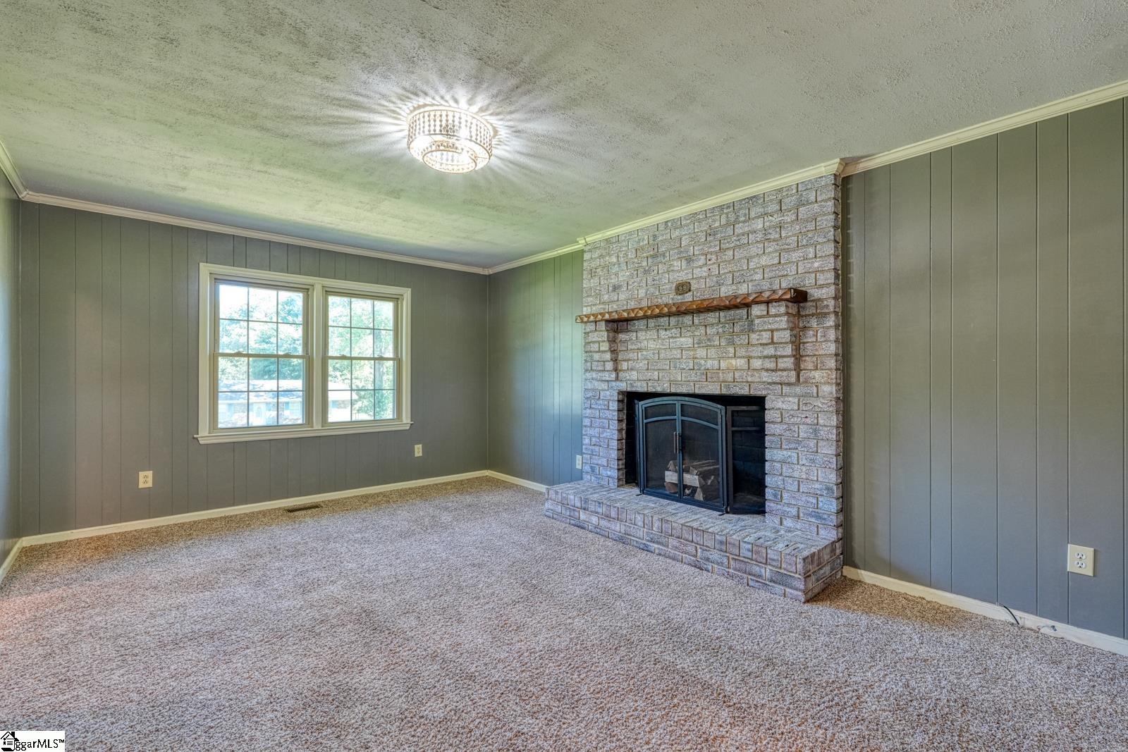 210 Oakmont Drive Boiling Springs, SC 29316