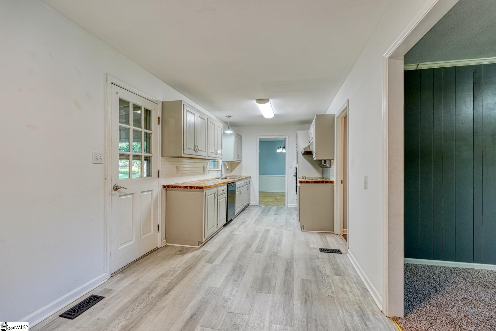 210 Oakmont Drive Boiling Springs, SC 29316