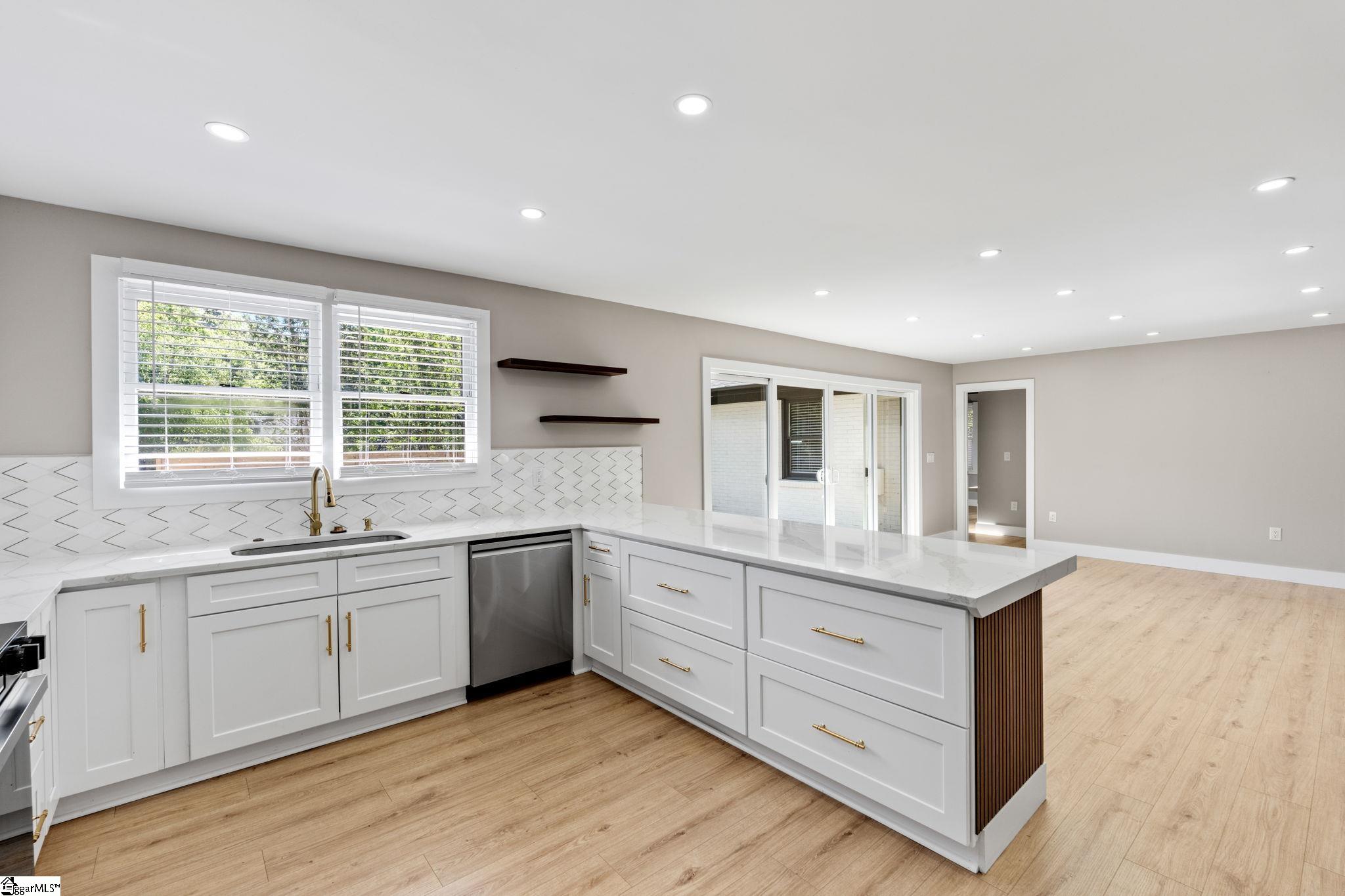 204 Woodfield Avenue Fountain Inn, SC 29644