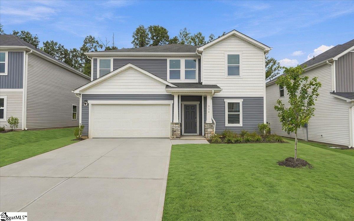 914 Rising Oak Court