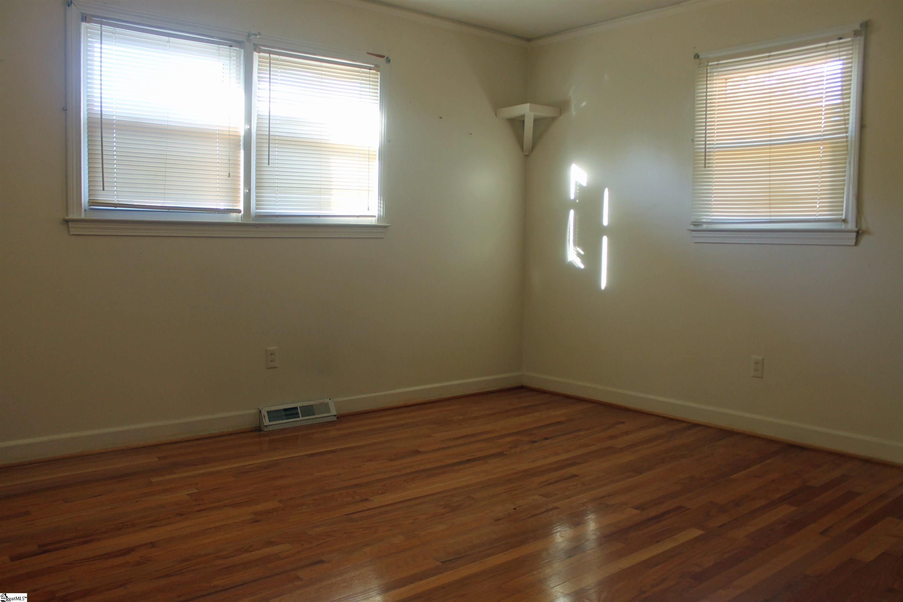 24 Alice Farr Drive Greenville, SC 29617-1502
