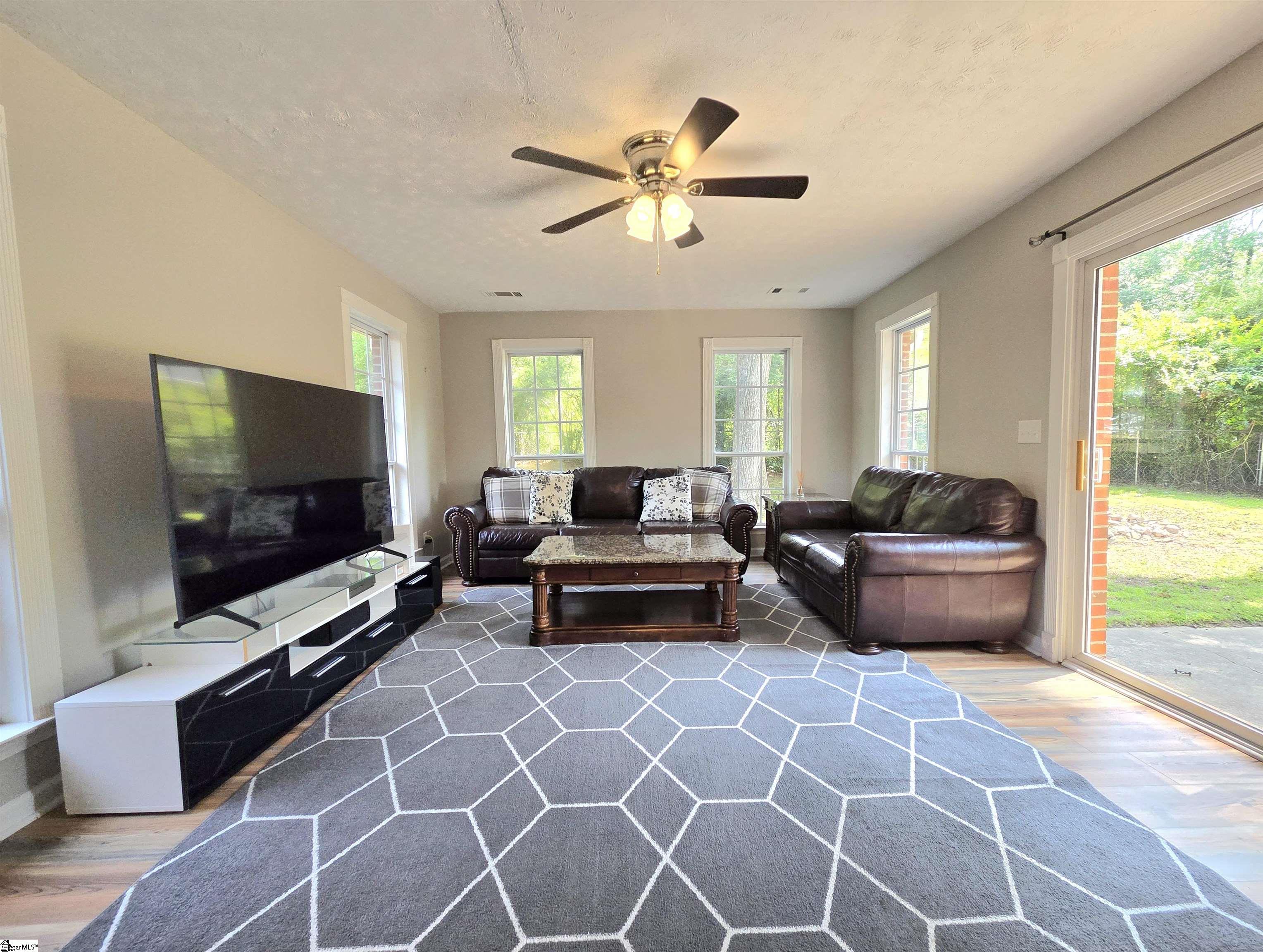 303 E Belvue Road Taylors, SC 29687