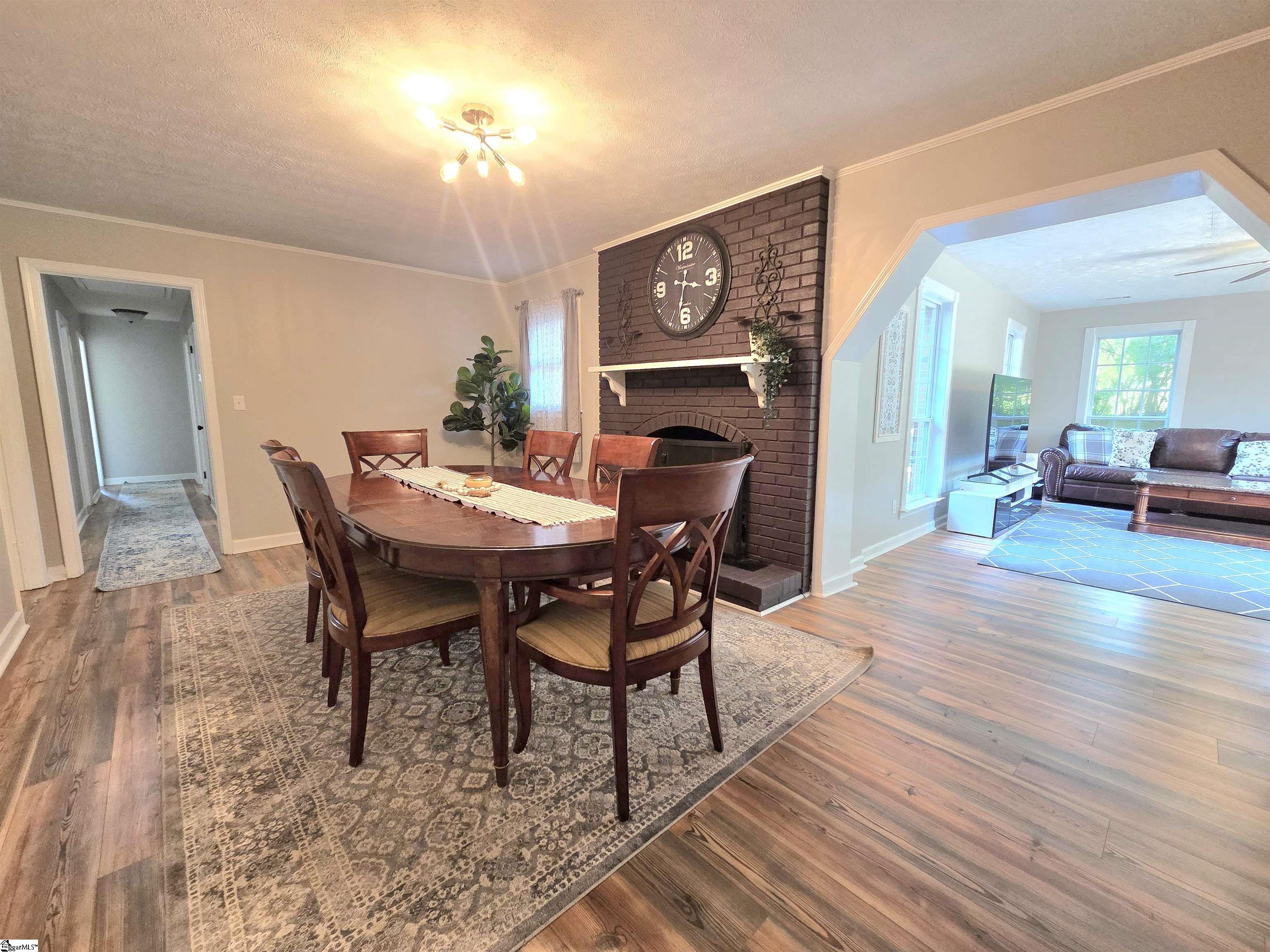 303 E Belvue Road Taylors, SC 29687