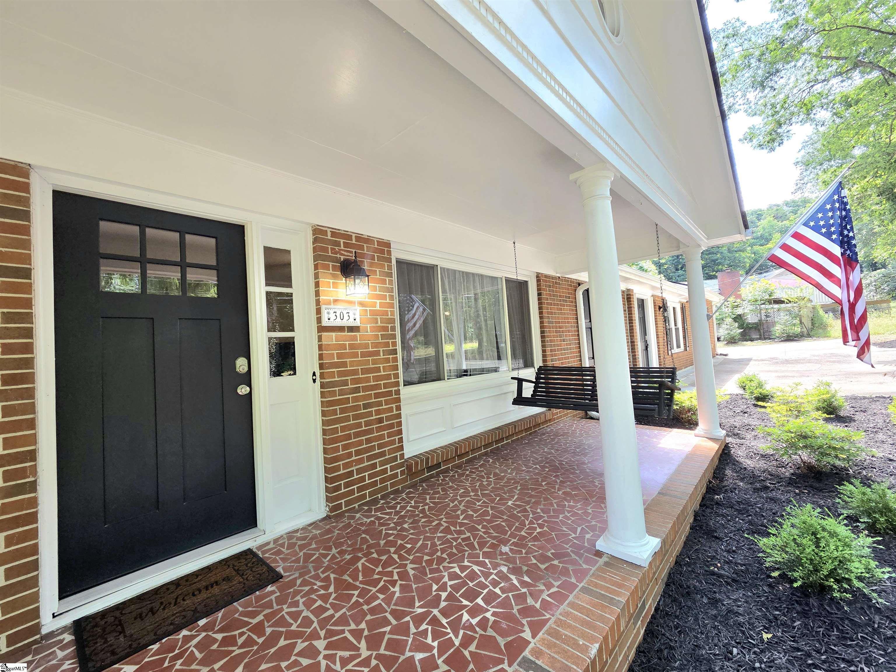 303 E Belvue Road Taylors, SC 29687