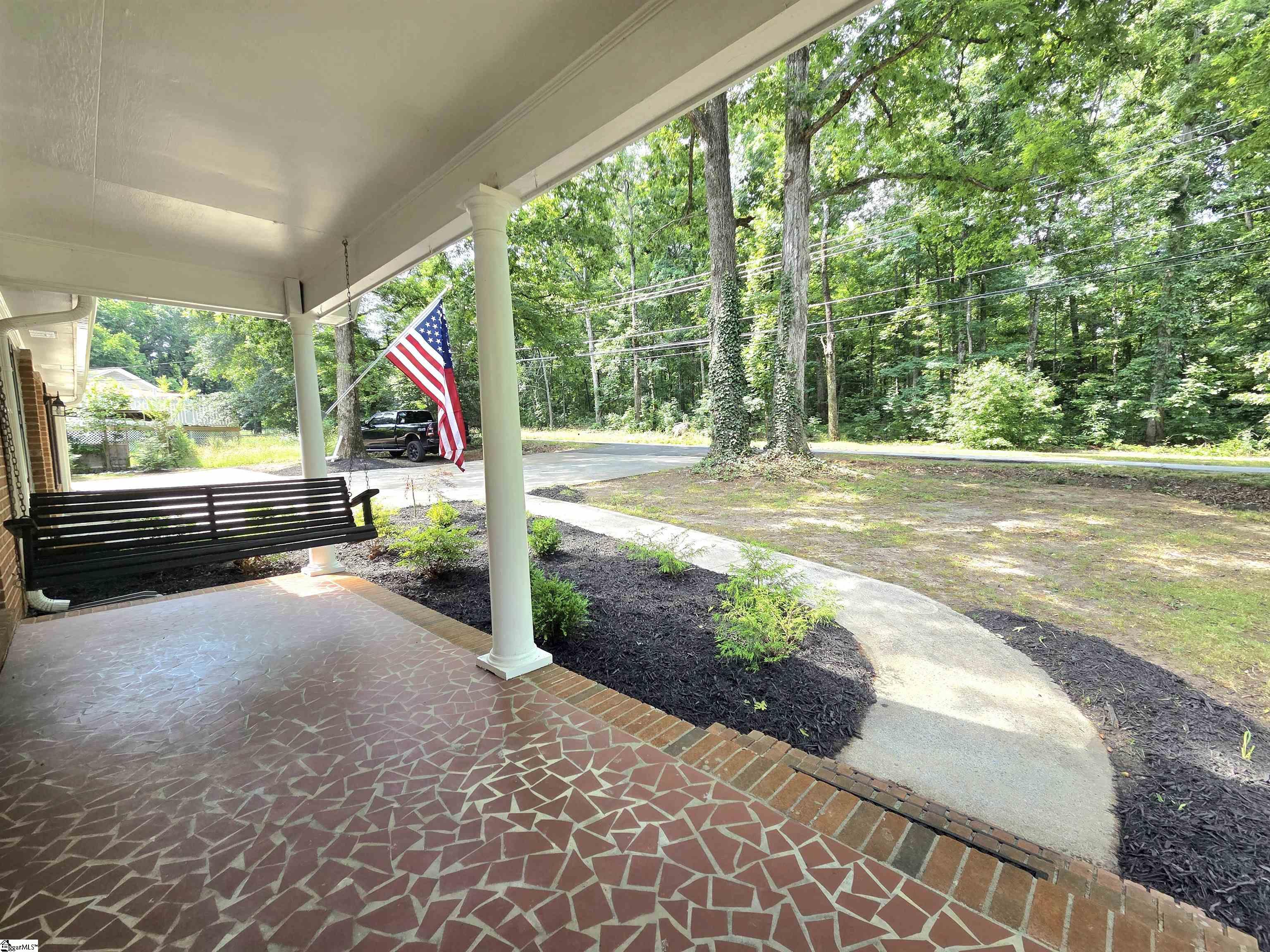 303 E Belvue Road Taylors, SC 29687