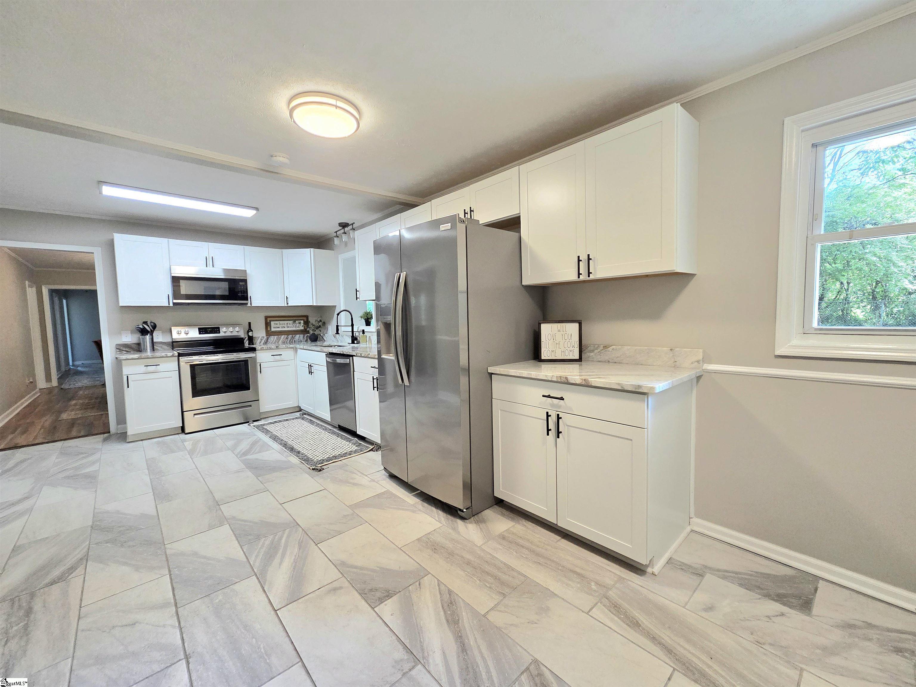 303 E Belvue Road Taylors, SC 29687