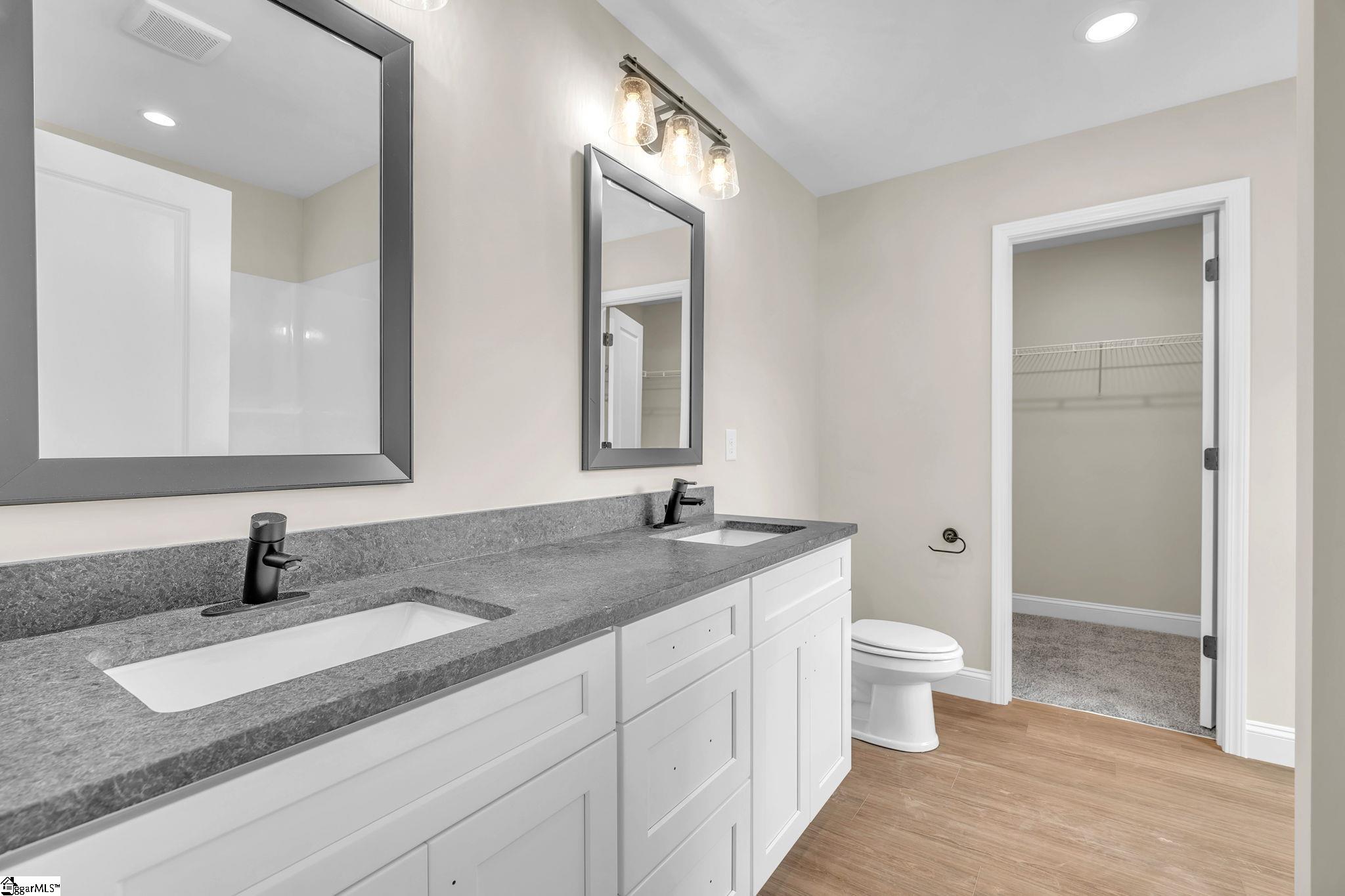 8 Oxford Boulevard Taylors, SC 29687