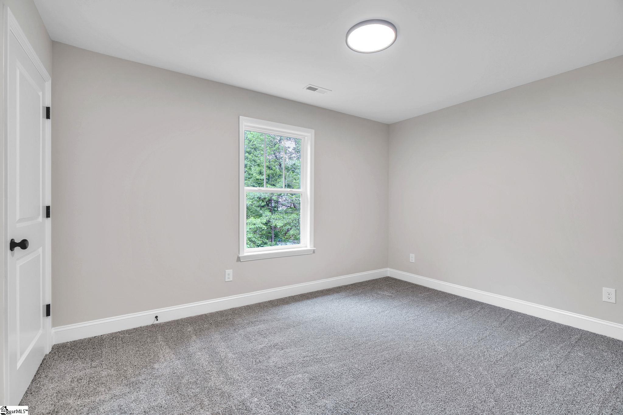 12 Oxford Boulevard Taylors, SC 29687