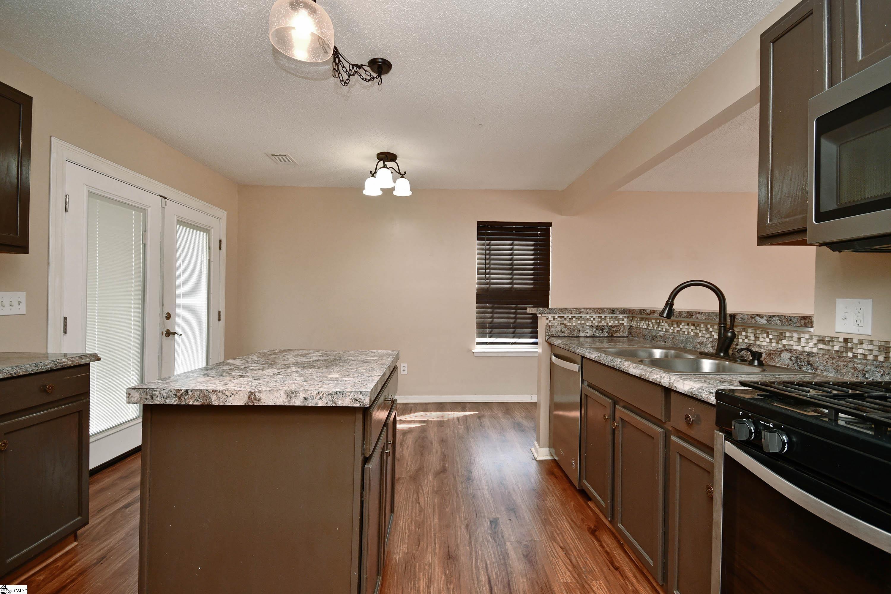136 W Corley Lane Spartanburg, SC 29303-2647