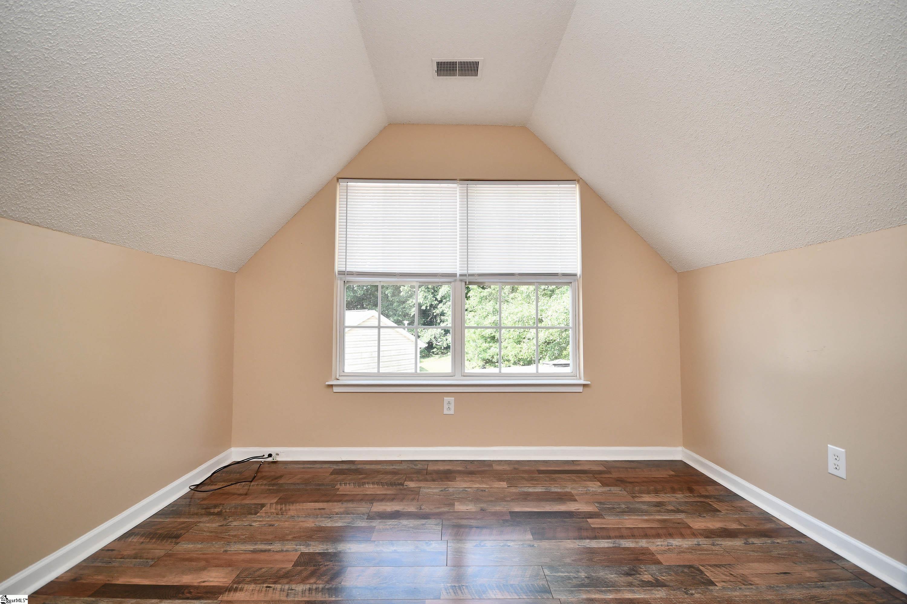 136 W Corley Lane Spartanburg, SC 29303-2647