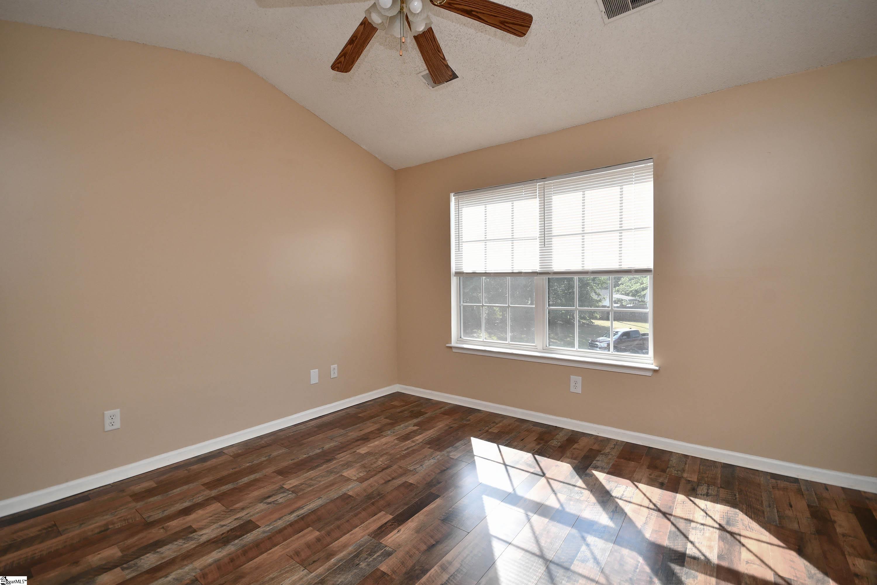 136 W Corley Lane Spartanburg, SC 29303-2647