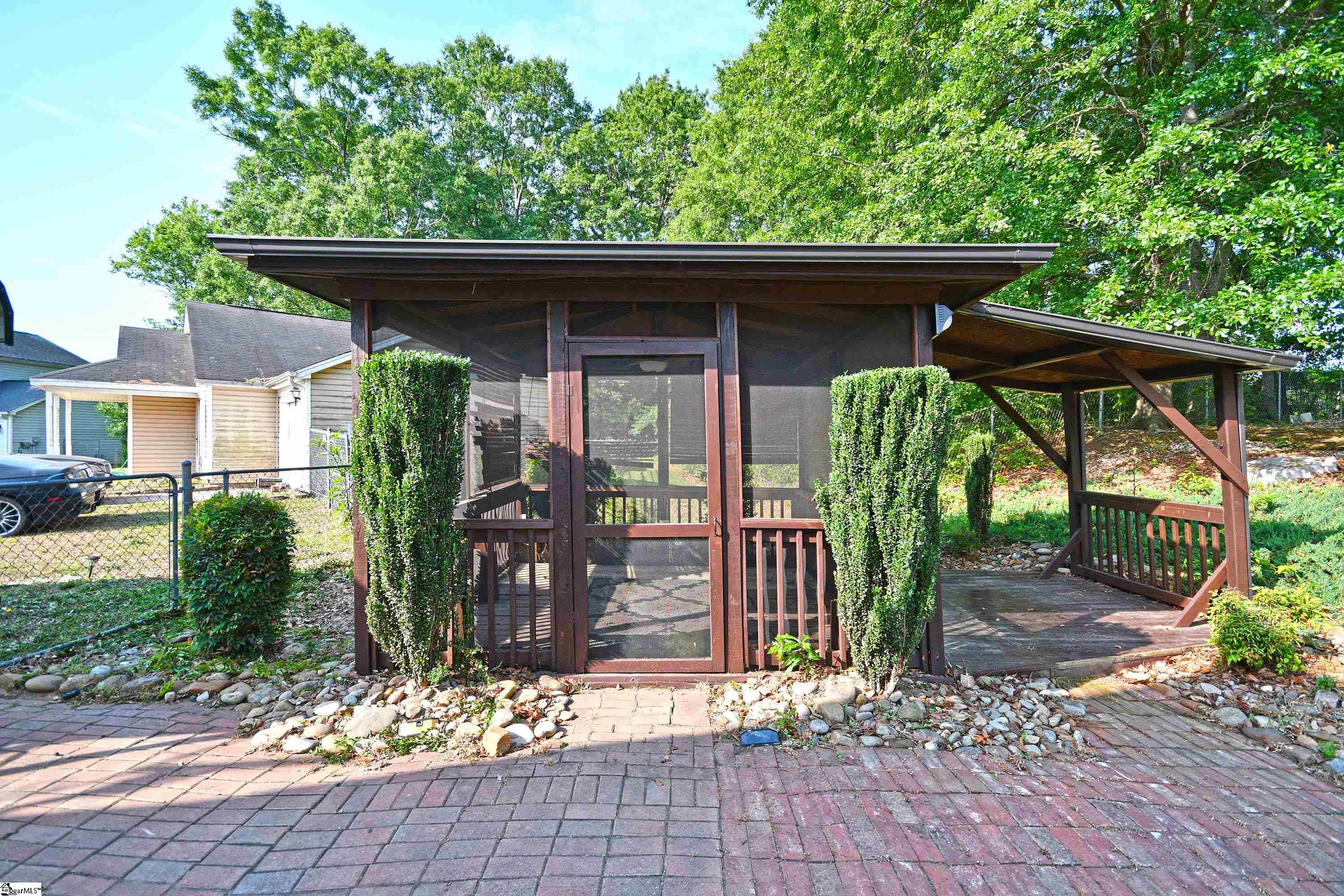 136 W Corley Lane Spartanburg, SC 29303-2647