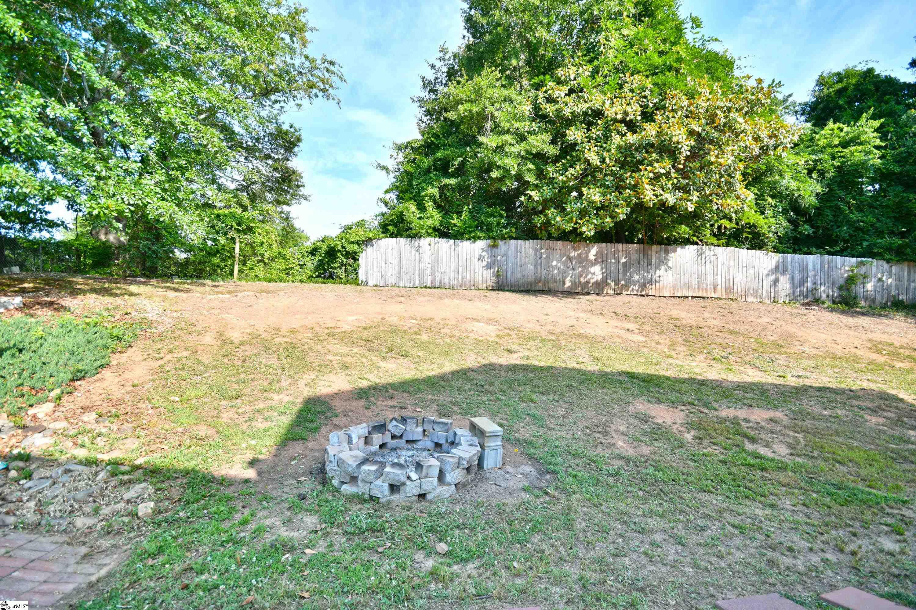 136 W Corley Lane Spartanburg, SC 29303-2647