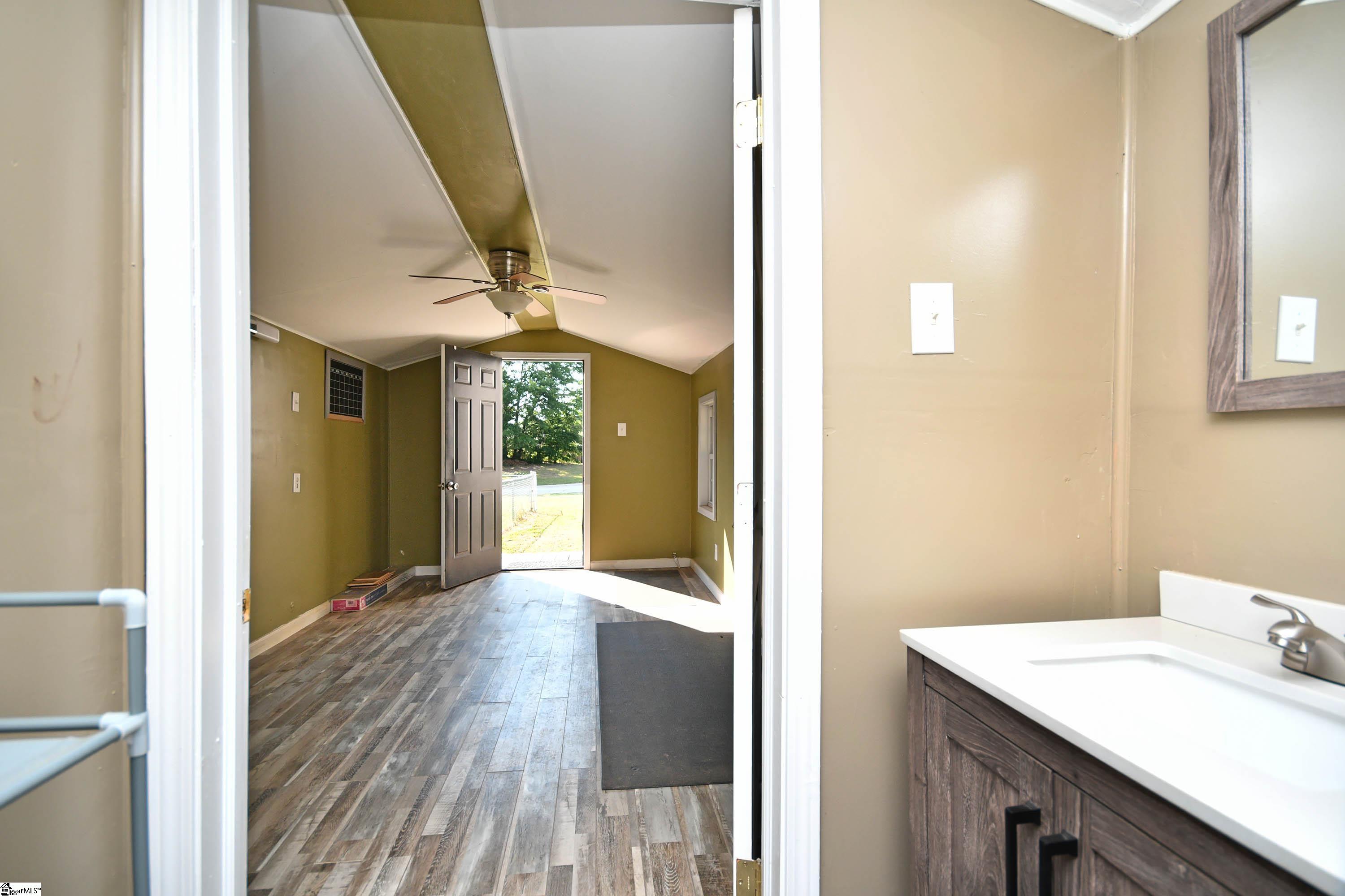 136 W Corley Lane Spartanburg, SC 29303-2647