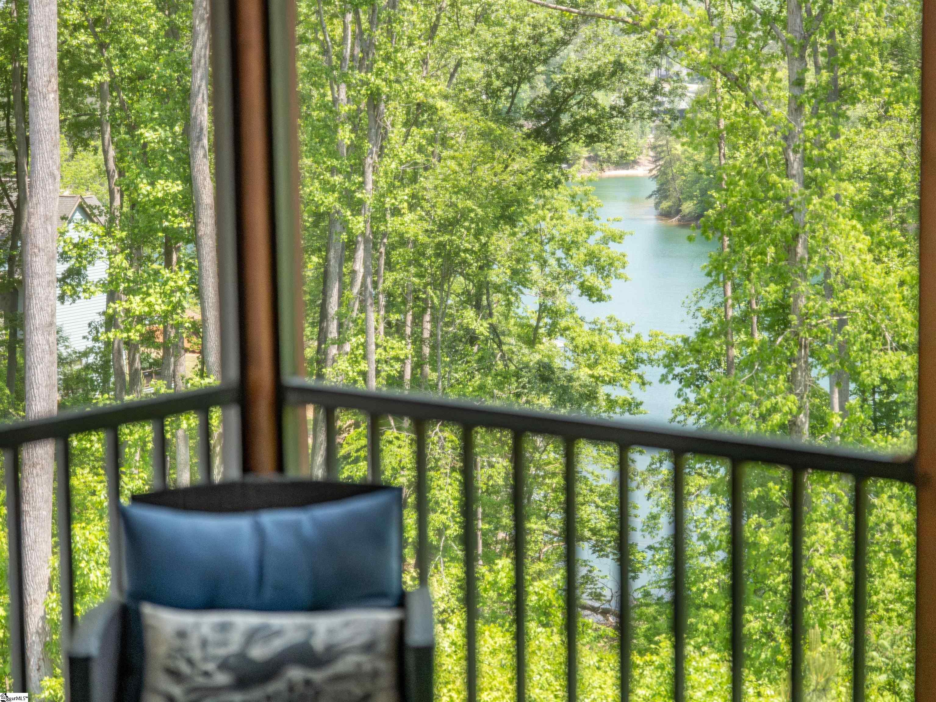 118 Squirrel Point Six Mile, SC 29682