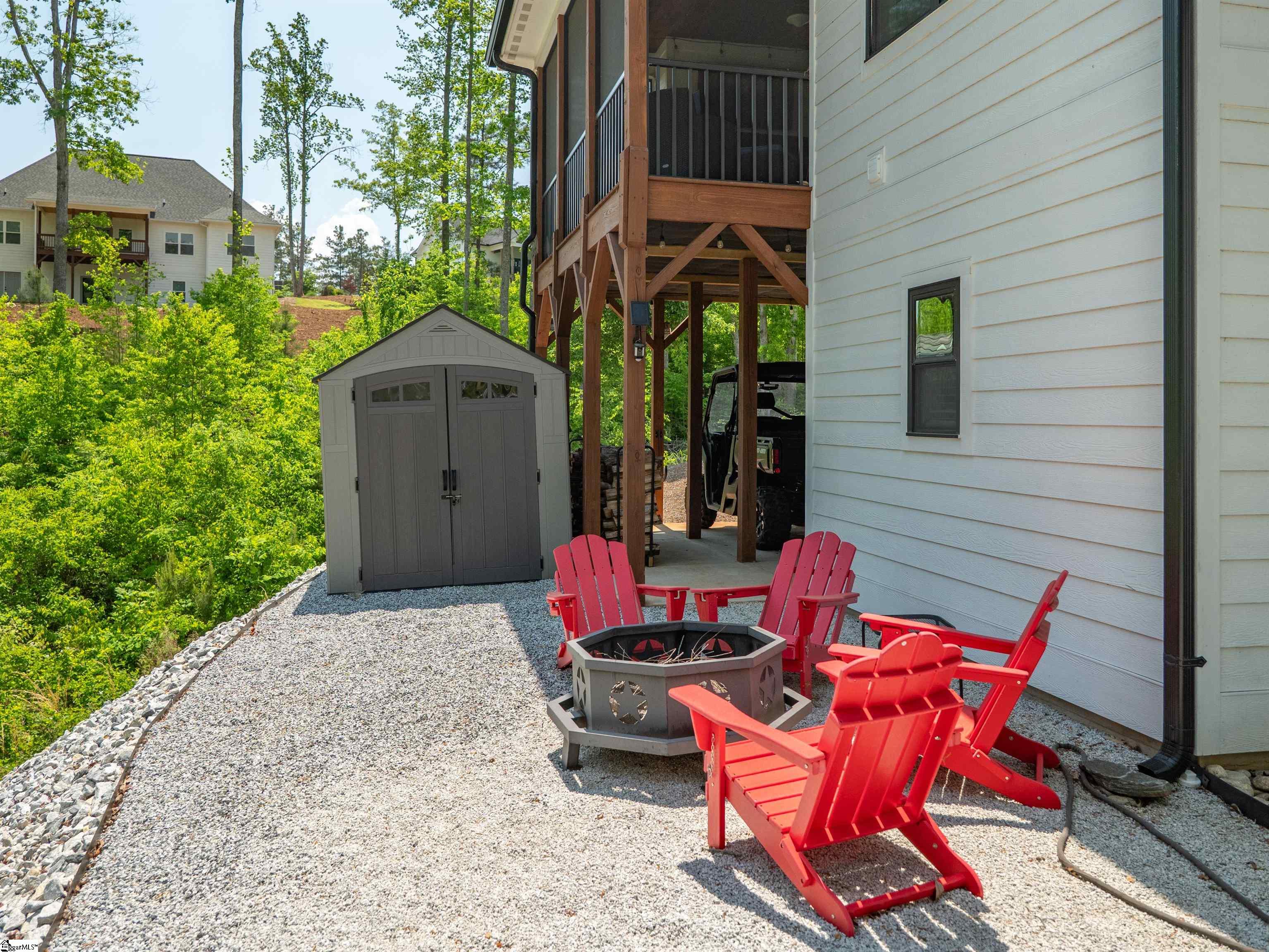 118 Squirrel Point Six Mile, SC 29682