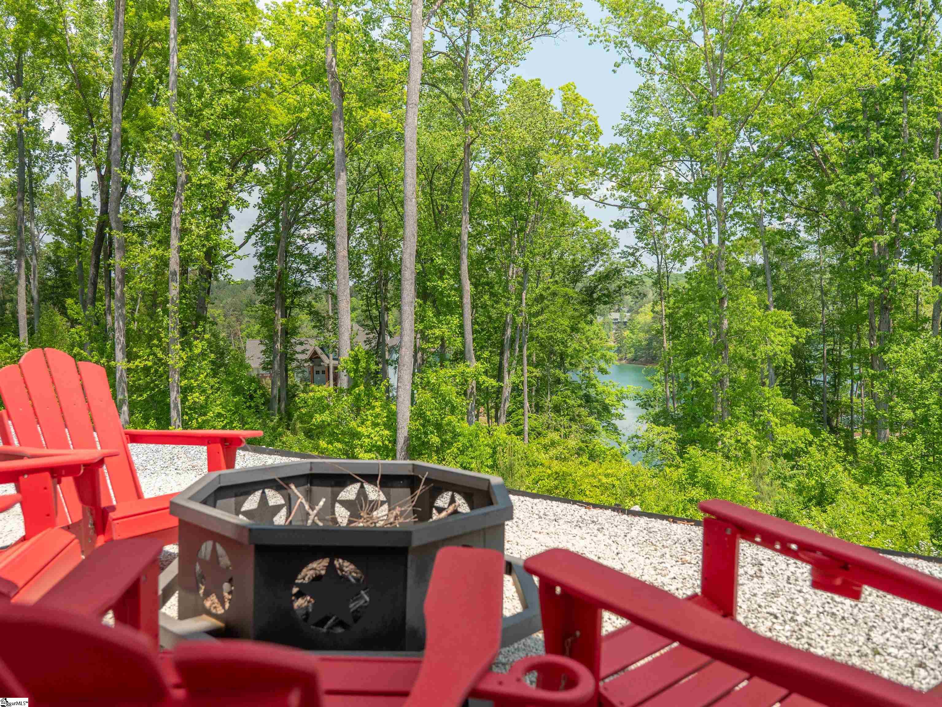 118 Squirrel Point Six Mile, SC 29682