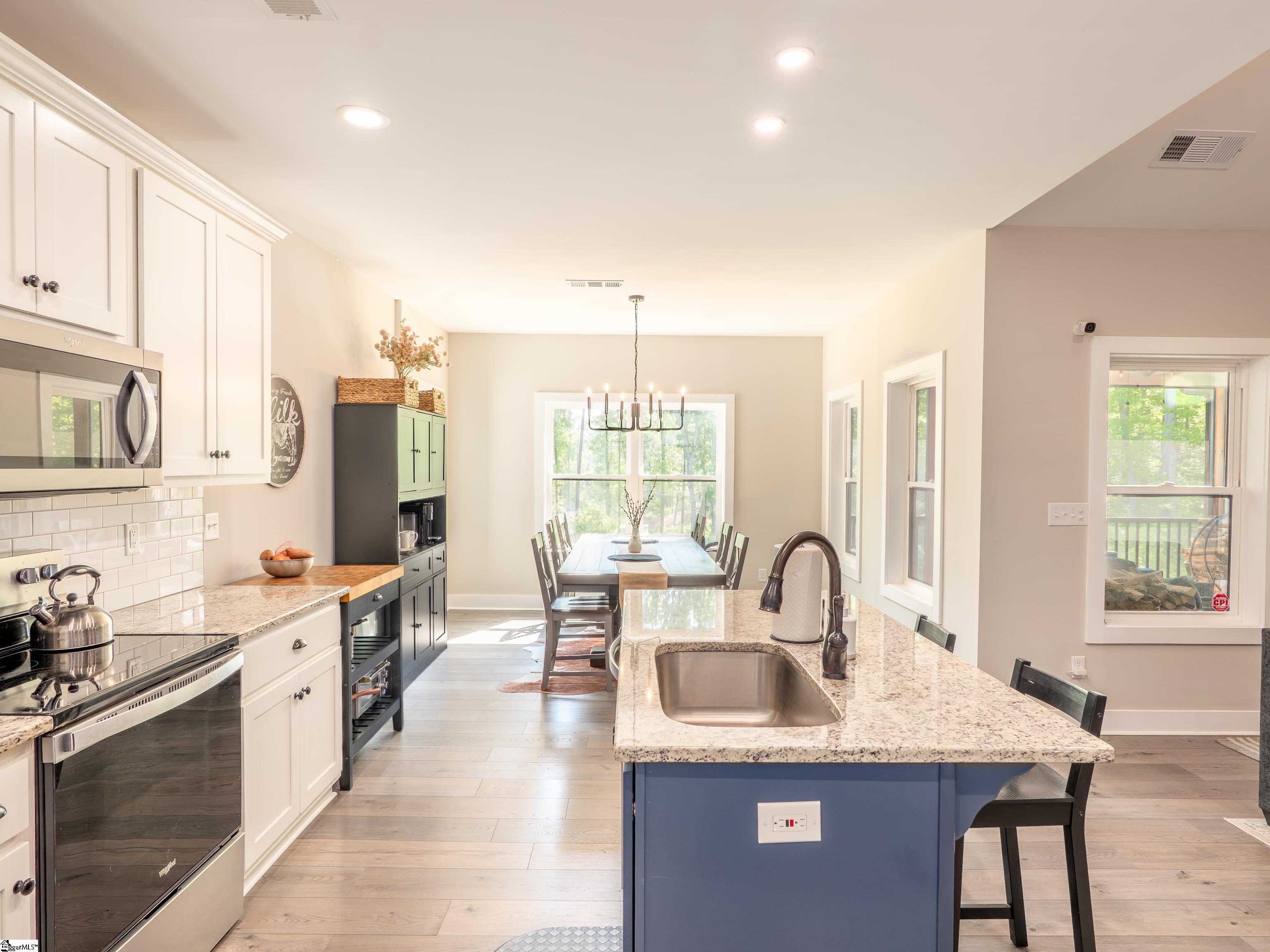 118 Squirrel Point Six Mile, SC 29682
