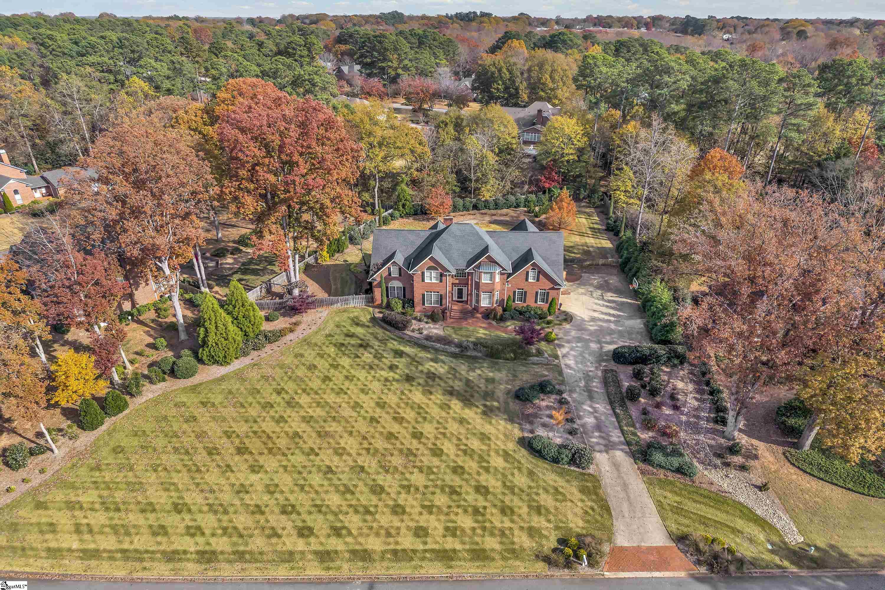 111 W Woodglen Road Spartanburg, SC 29301