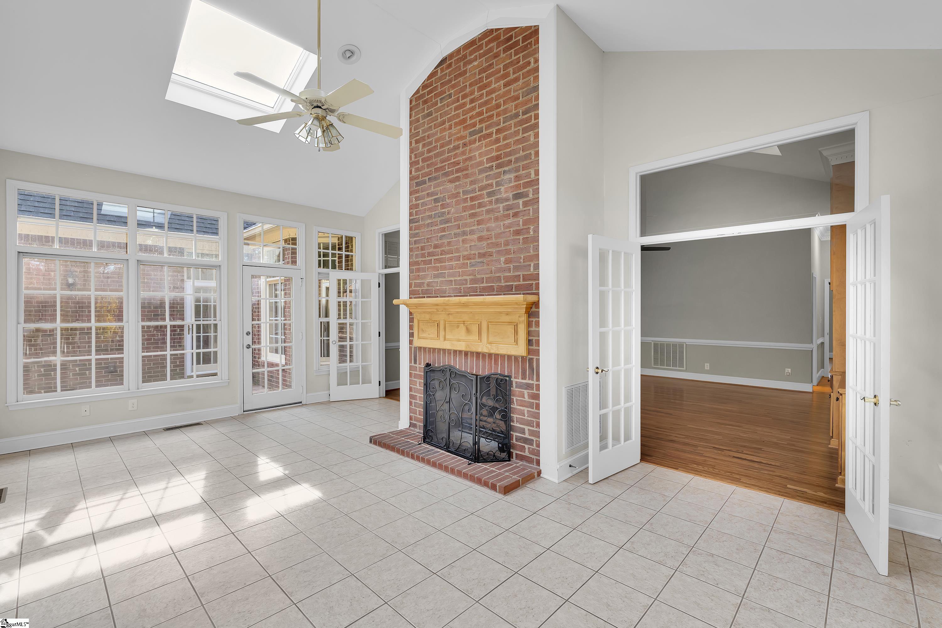 111 W Woodglen Road Spartanburg, SC 29301