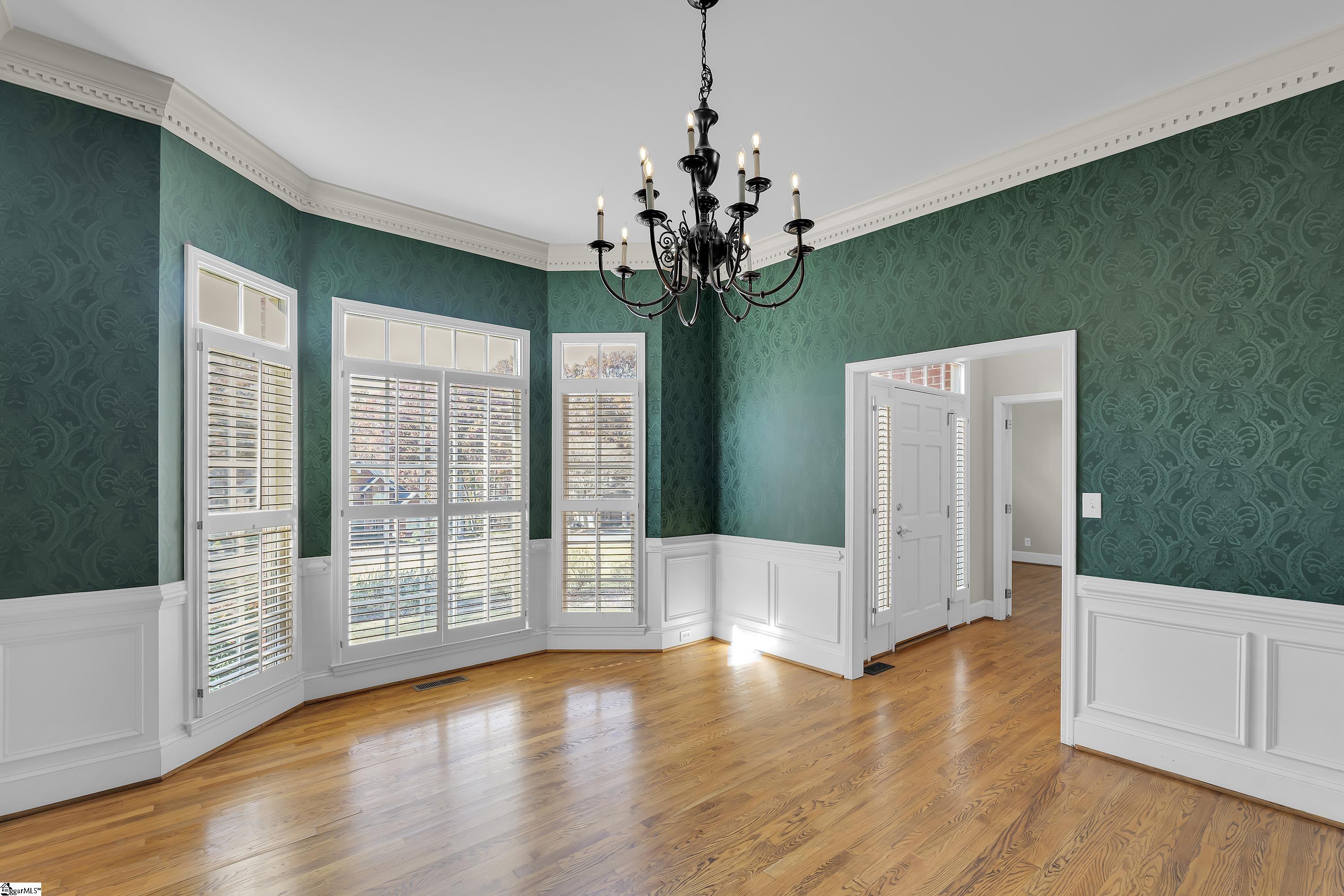111 W Woodglen Road Spartanburg, SC 29301