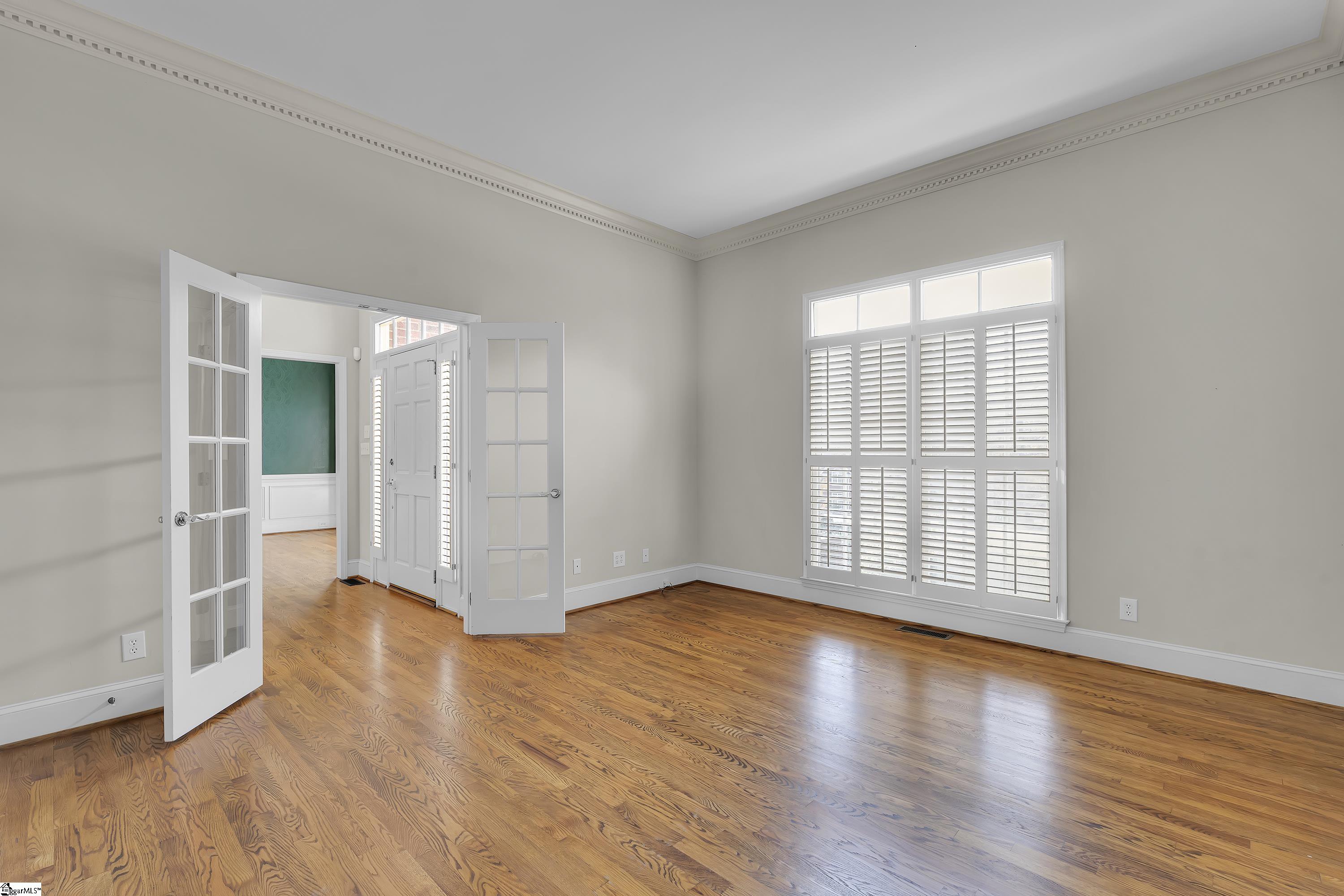 111 W Woodglen Road Spartanburg, SC 29301