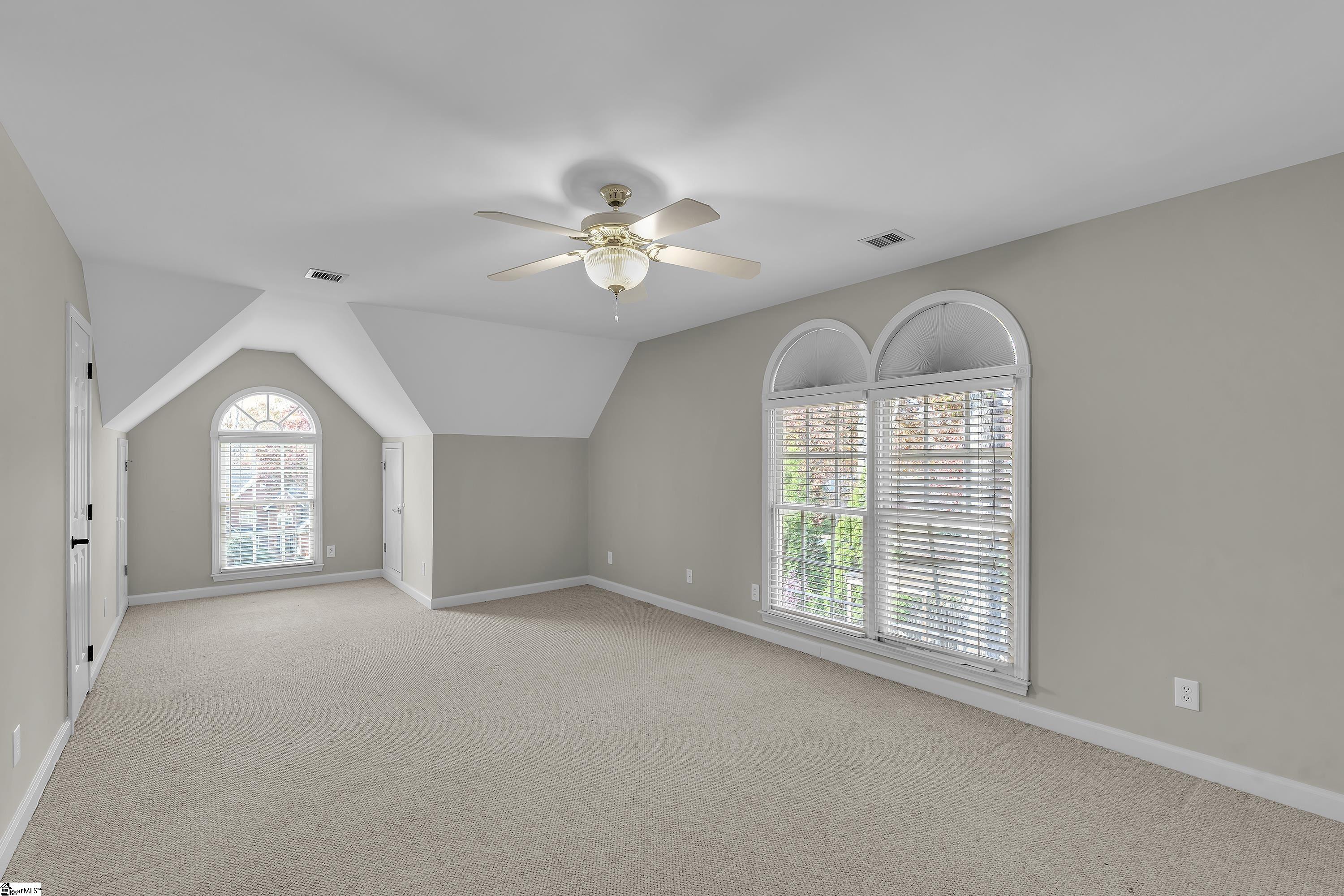 111 W Woodglen Road Spartanburg, SC 29301