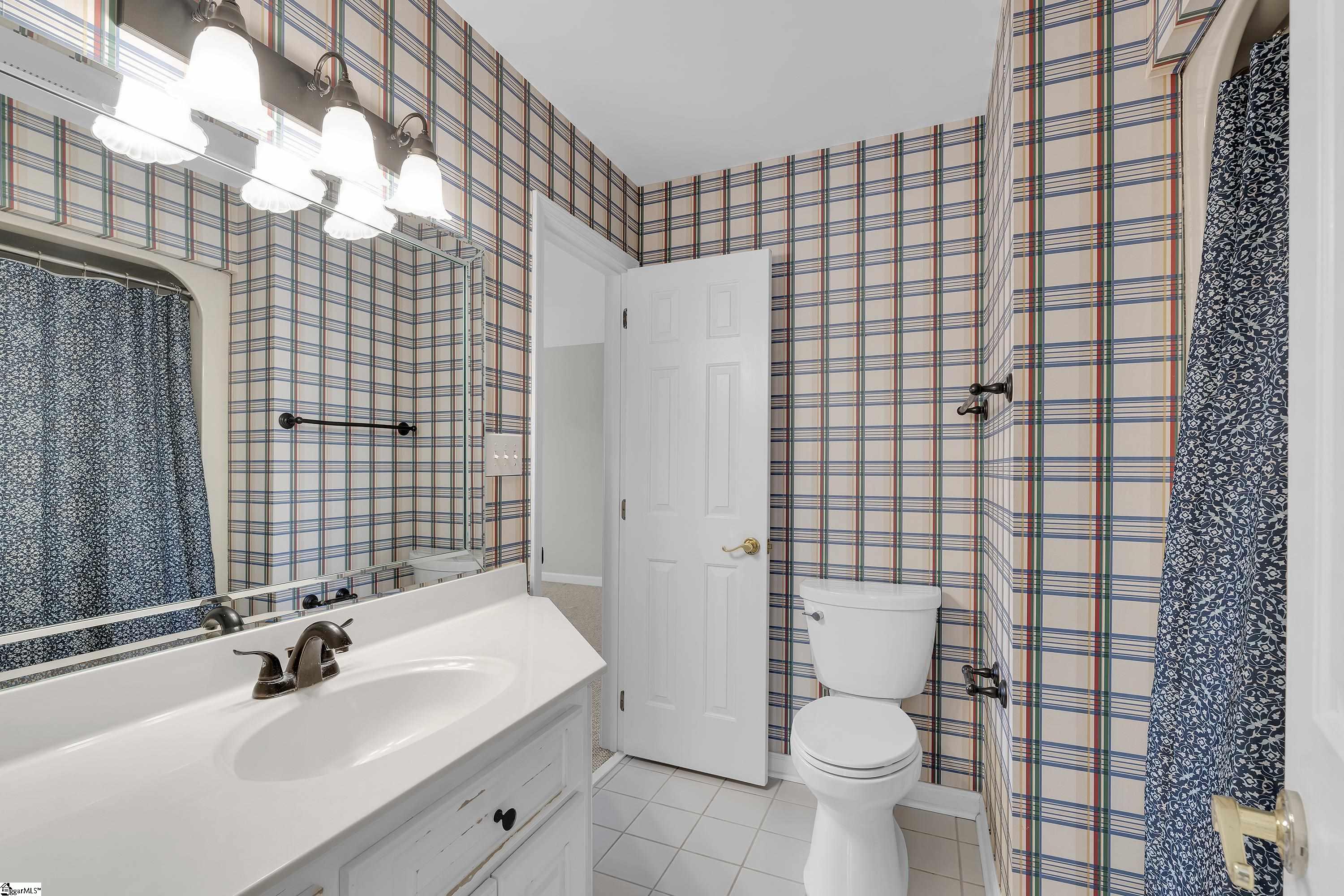 111 W Woodglen Road Spartanburg, SC 29301