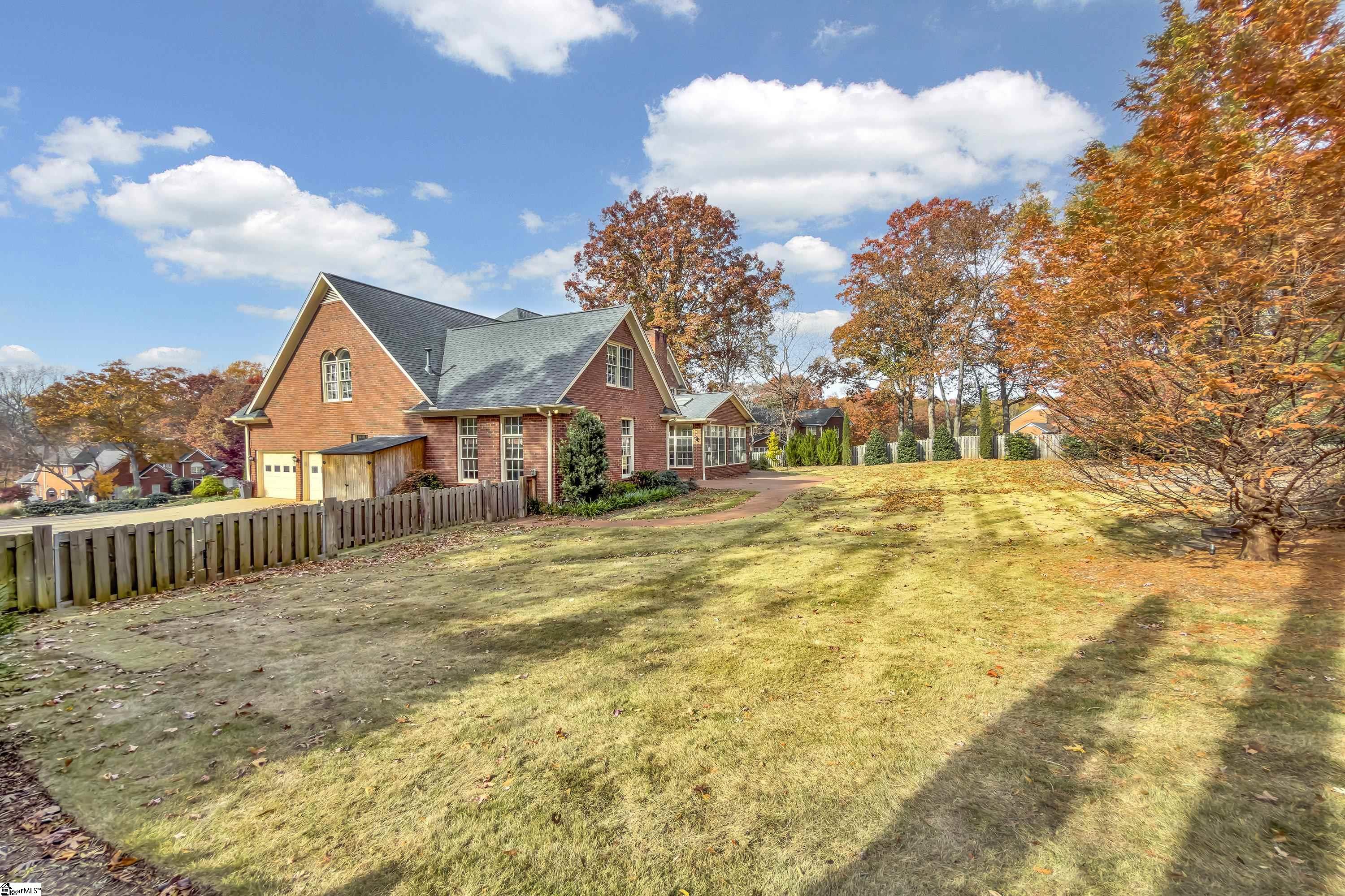 111 W Woodglen Road Spartanburg, SC 29301