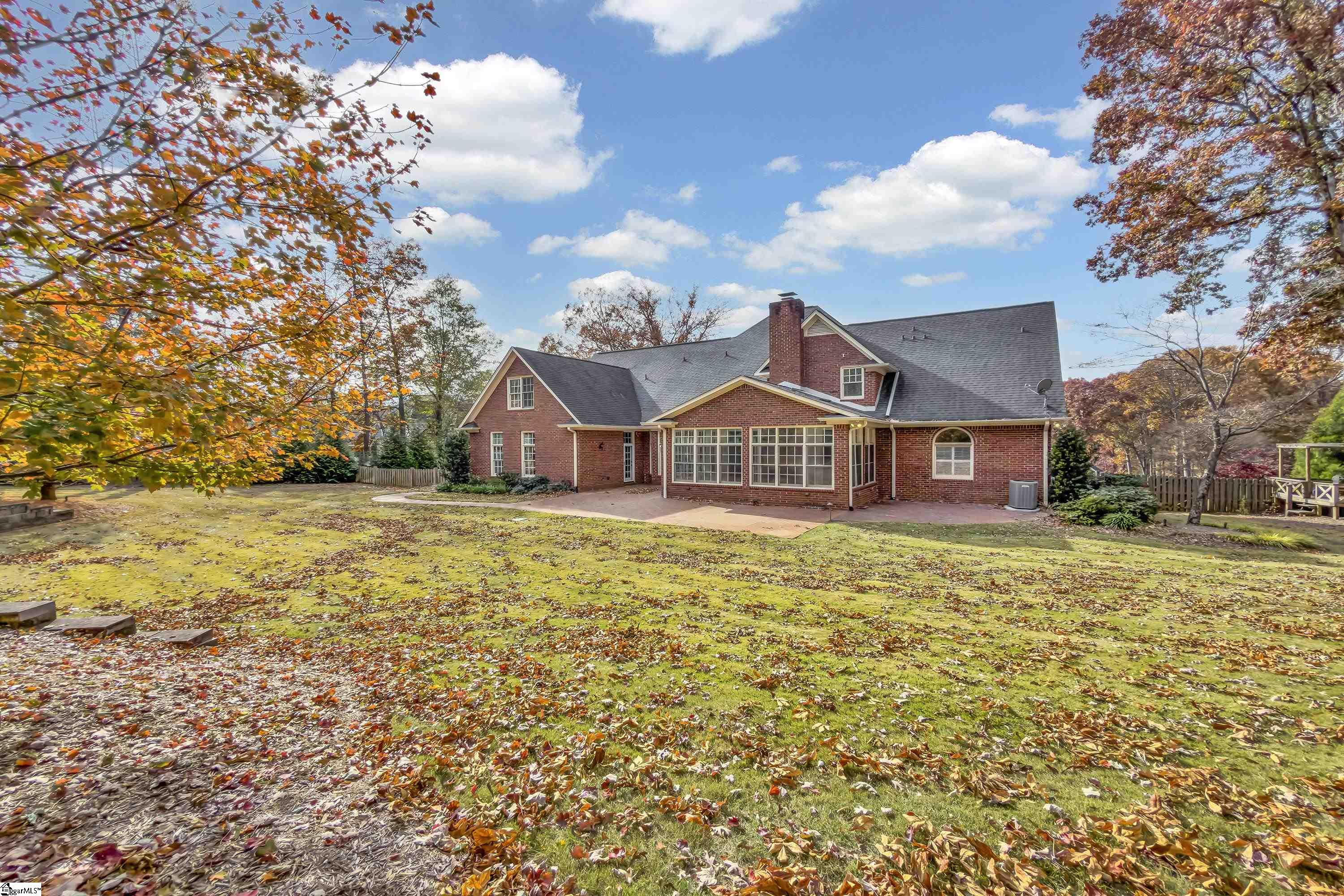 111 W Woodglen Road Spartanburg, SC 29301