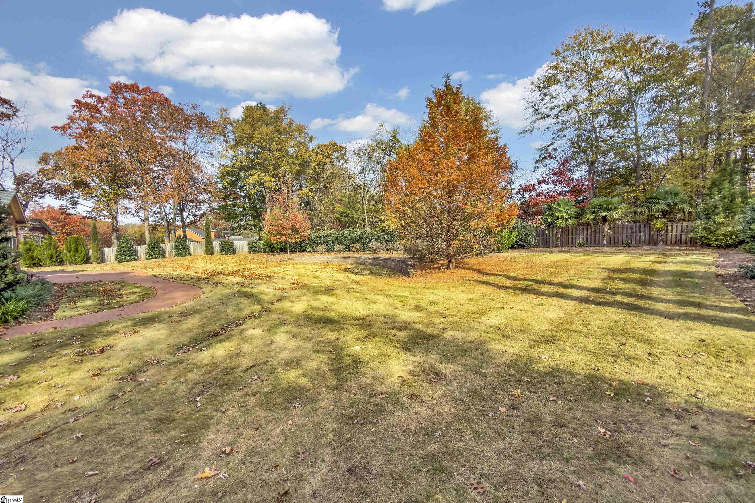 111 W Woodglen Road Spartanburg, SC 29301