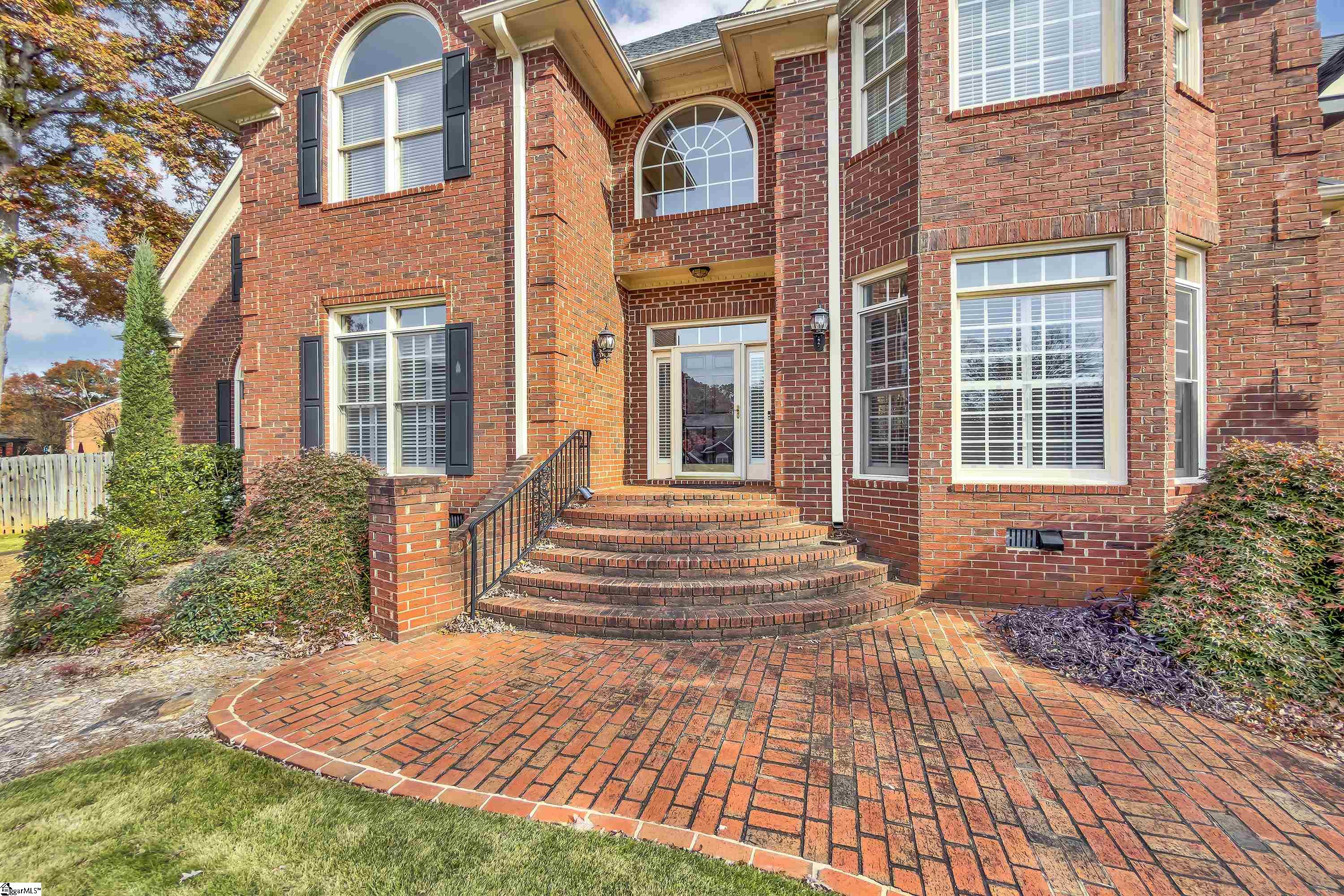 111 W Woodglen Road Spartanburg, SC 29301