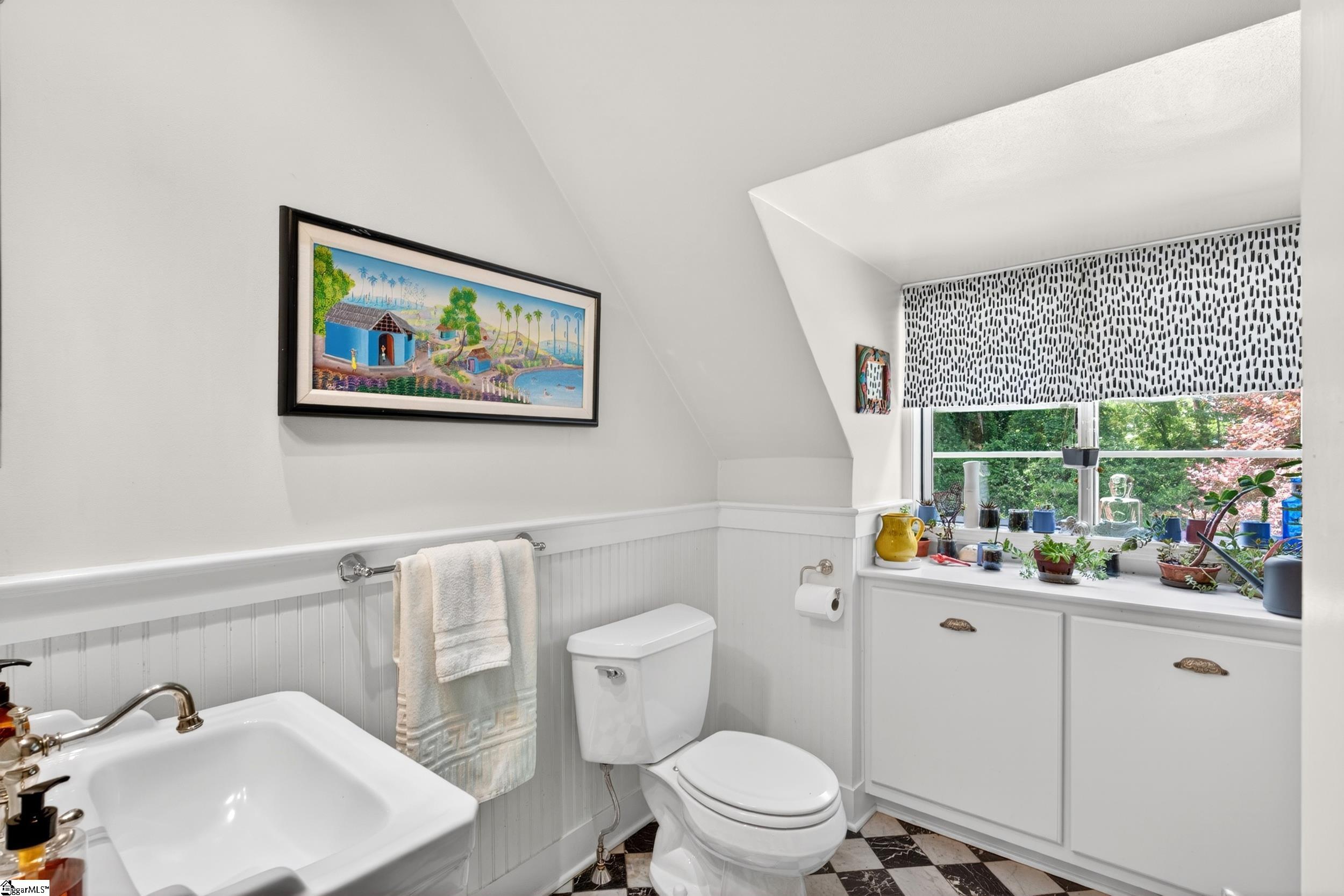 121 Tindal Avenue Greenville, SC 29605