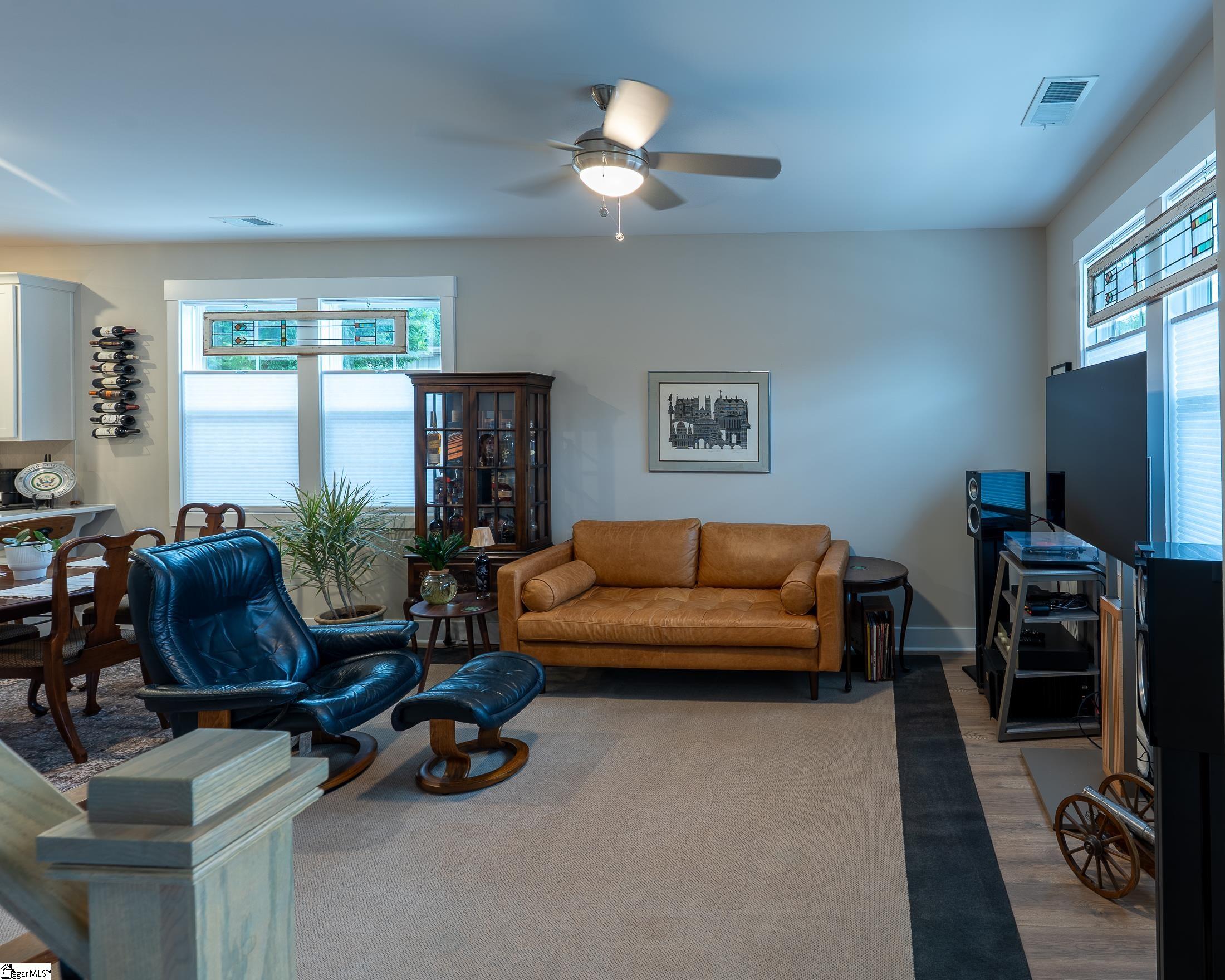 1192 N Pleasantburg Drive Greenville, SC 29607