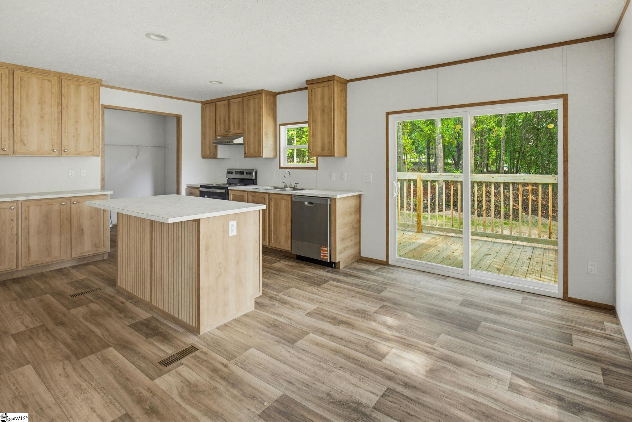 656 Plainview Drive Spartanburg, SC 29307