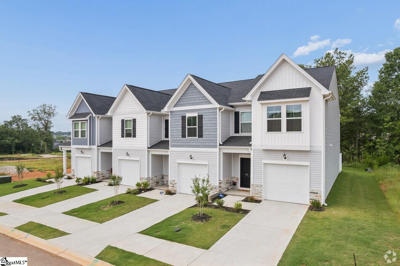 Photo 2 of Condo for sale at 8 Stoneview Wy, Taylors, SC 29687 | MLS# 1592984 | Listing updated on 2026-09-15