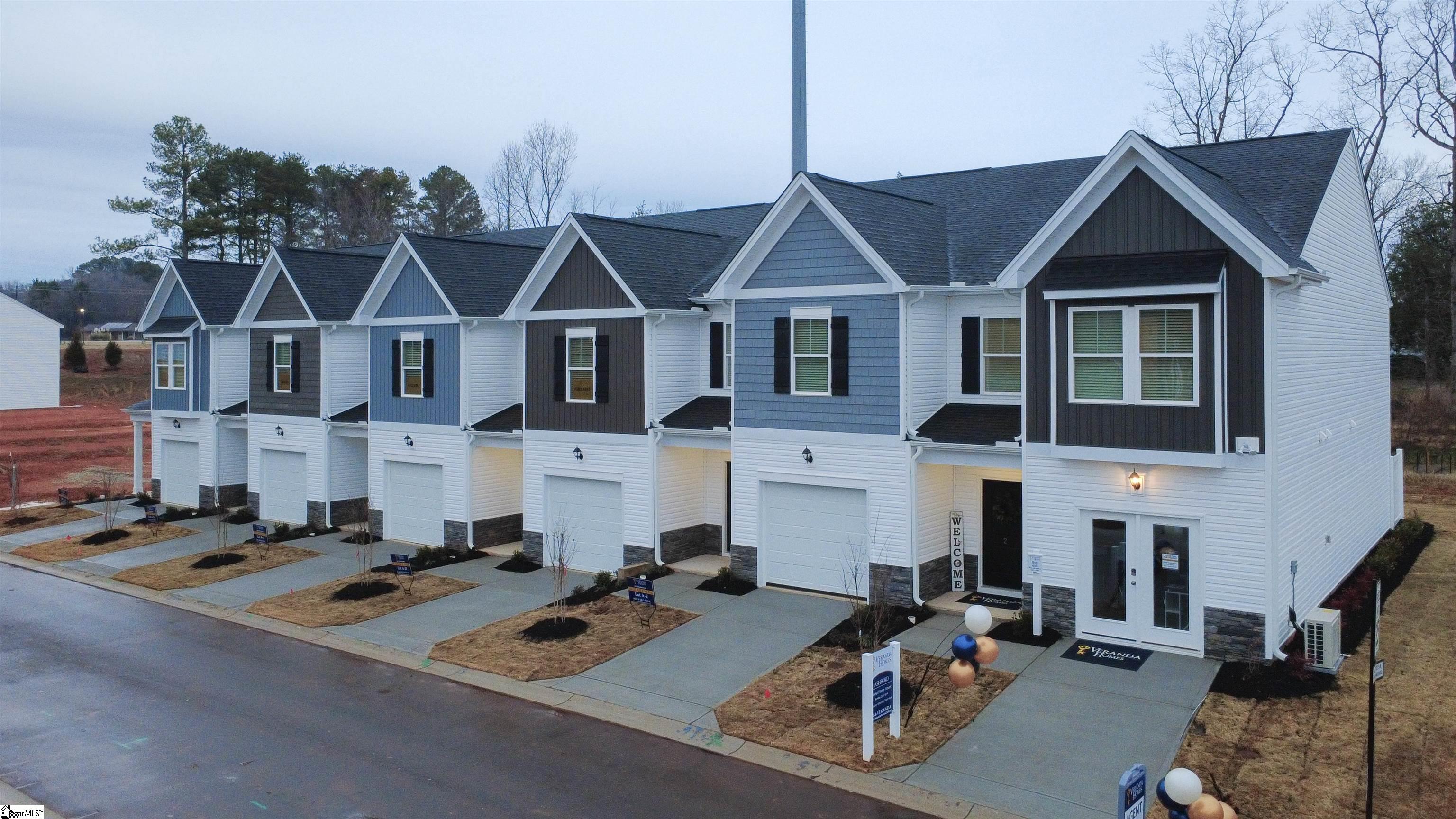 Photo 3 of Condo for sale at 8 Stoneview Wy, Taylors, SC 29687 | MLS# 1592984 | Listing updated on 2026-09-15