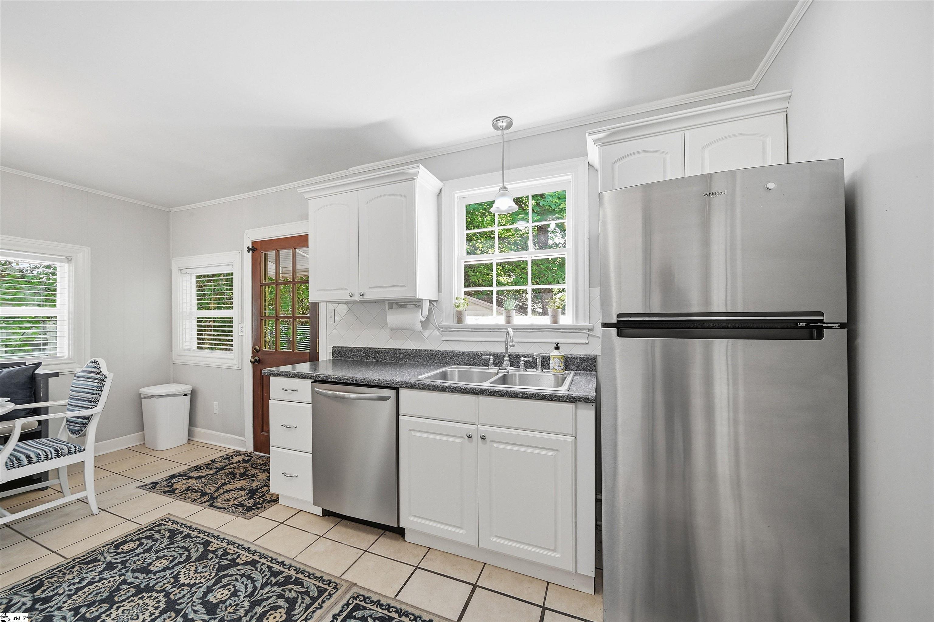 8 Northwood Avenue Greenville, SC 29609