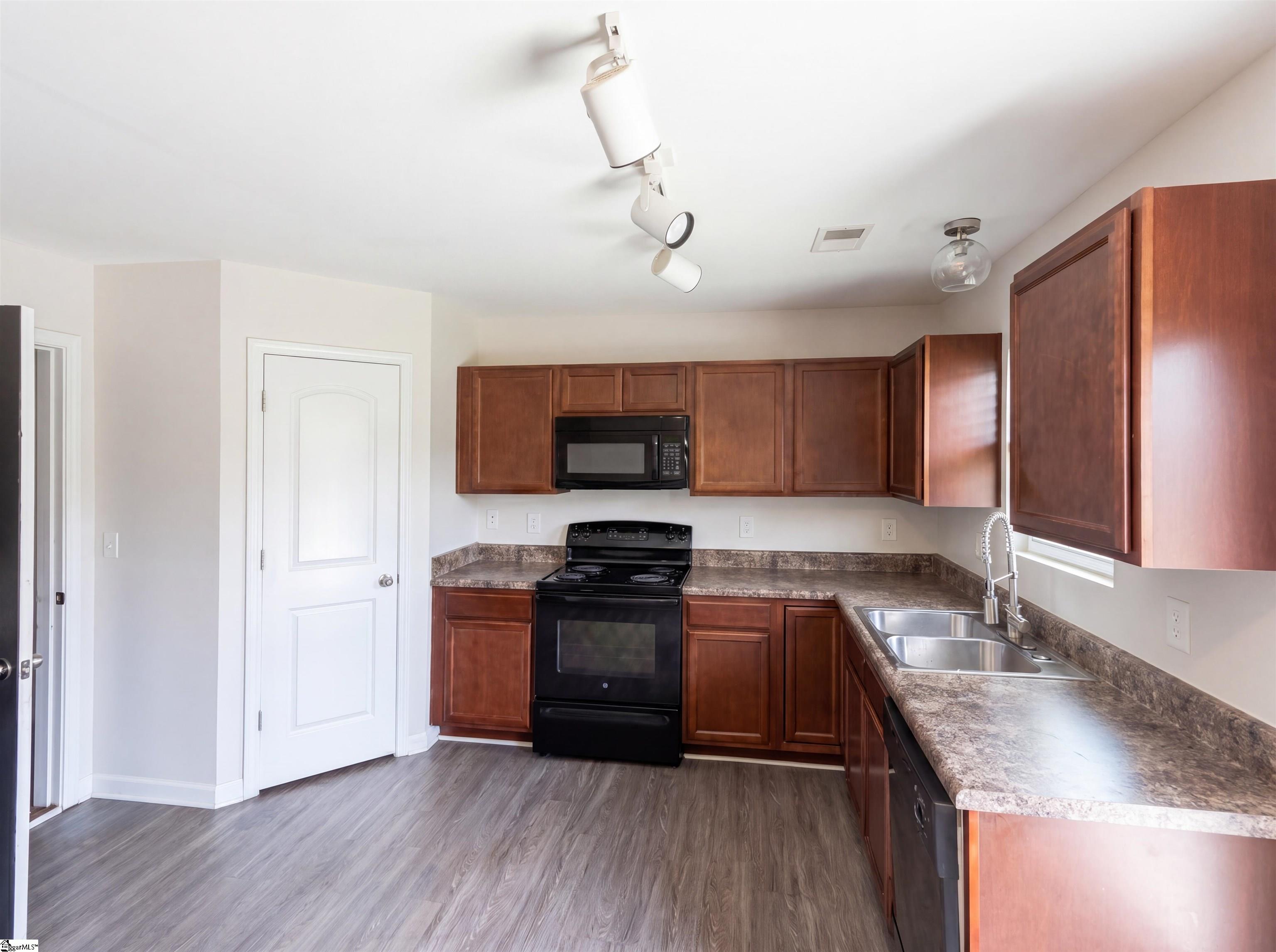 719 Cannonsburg Drive Duncan, SC 29334