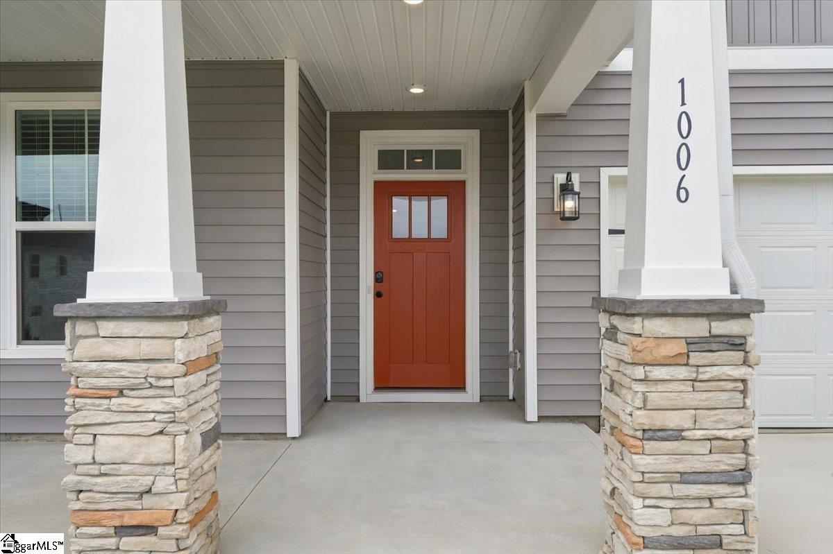 Photo 3 of Single family home for sale at 1006 Fox Hollow St, Spartanburg, SC 29303 | MLS# 1593131 | Listing updated on 2026-09-16