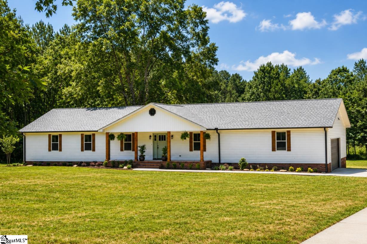 Photo 1 of Single family home for sale at 1041 Motlow School Rd, Campobello, SC 29322 | MLS# 1593199 | Listing updated on 2026-09-03