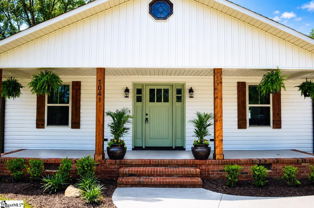 Photo 2 of Single family home for sale at 1041 Motlow School Rd, Campobello, SC 29322 | MLS# 1593199 | Listing updated on 2026-09-03