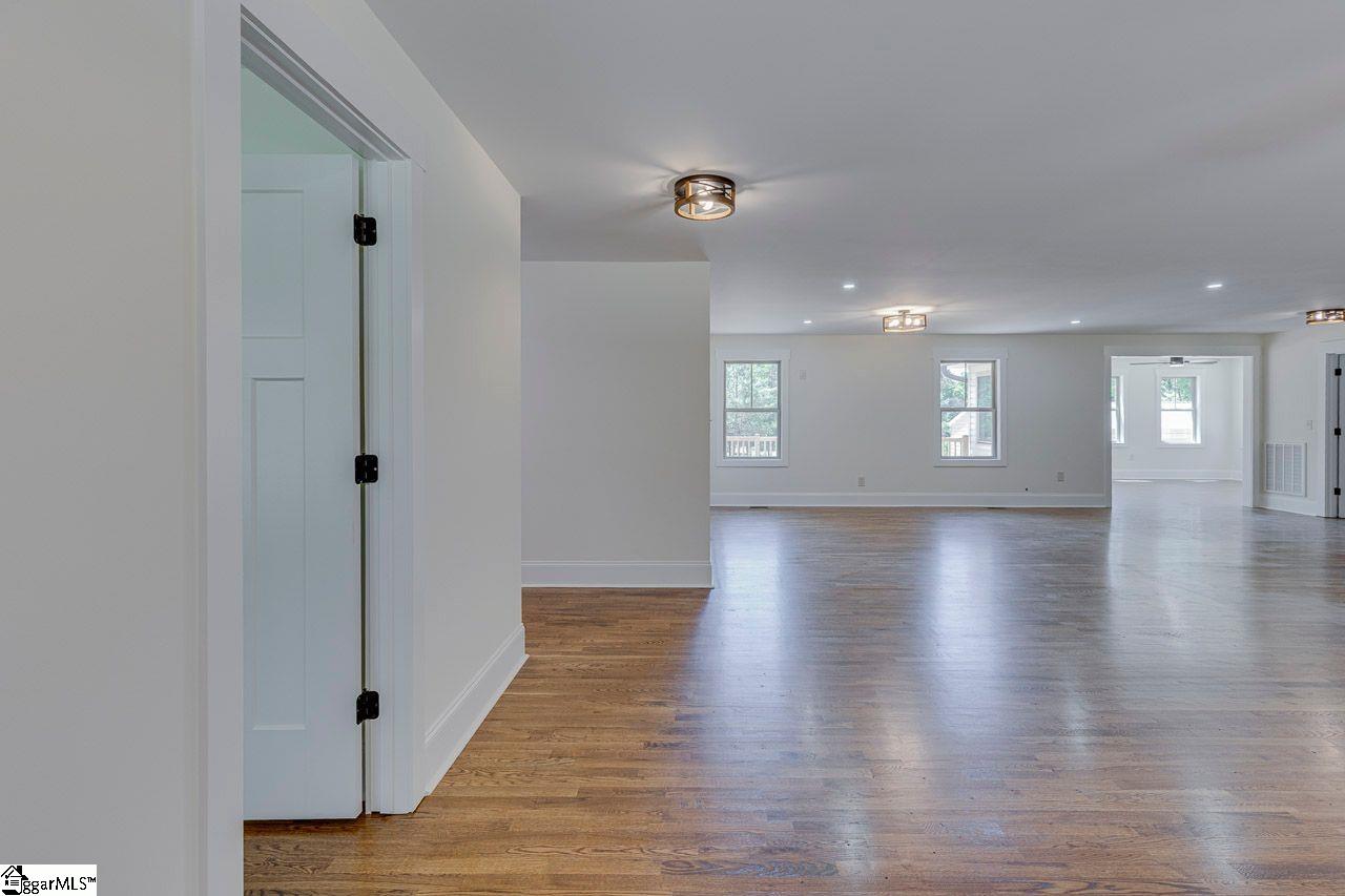 Photo 3 of Single family home for sale at 1041 Motlow School Rd, Campobello, SC 29322 | MLS# 1593199 | Listing updated on 2026-09-03
